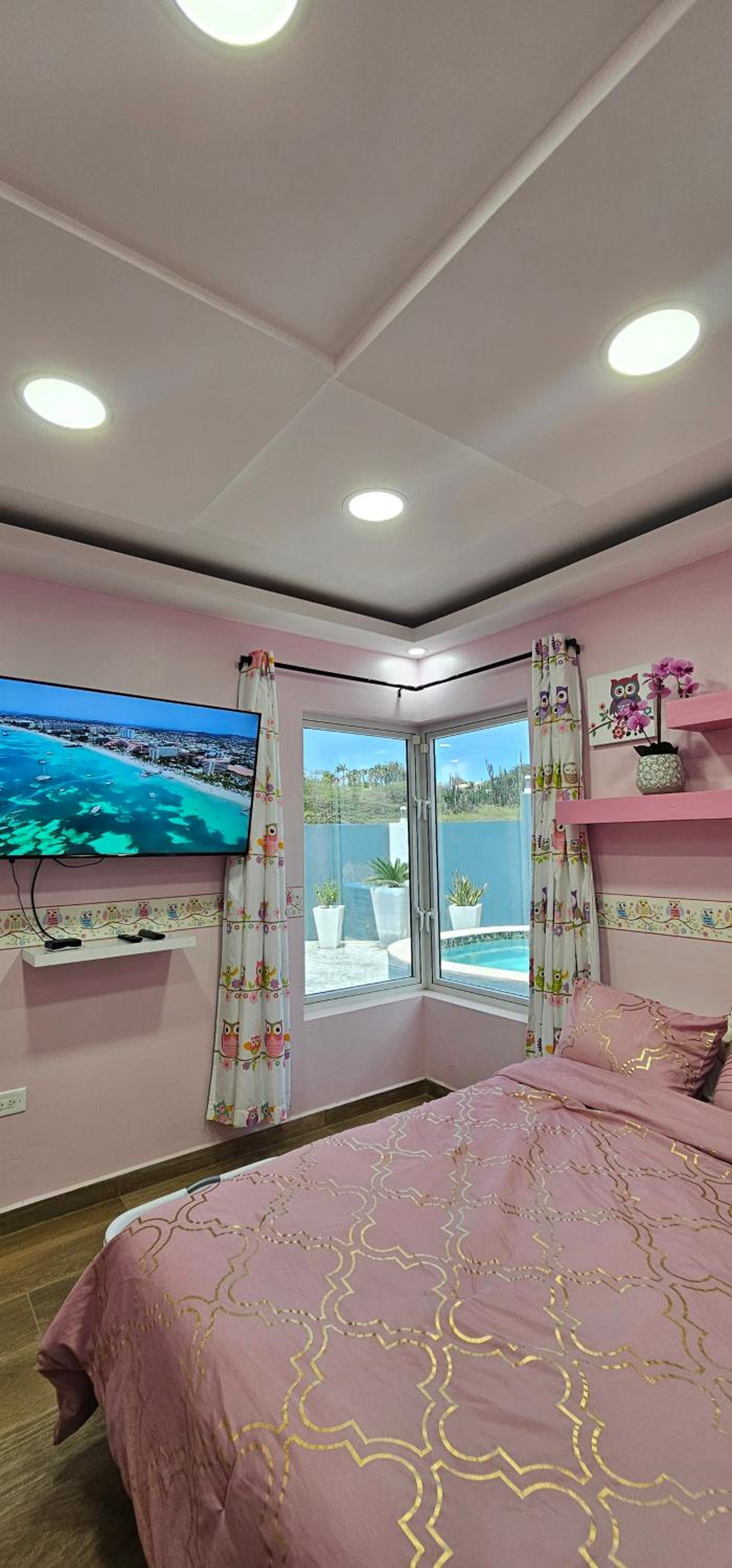 Your private paradise close by the beach!