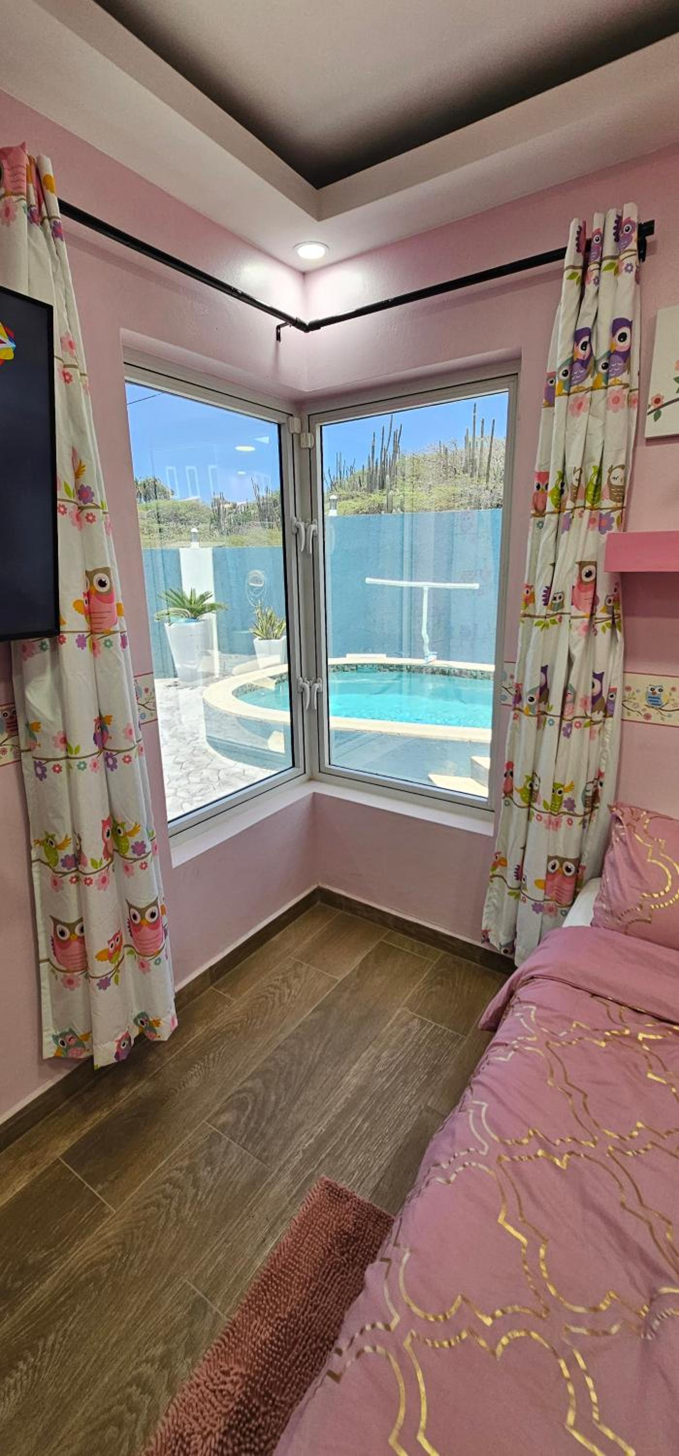 Your private paradise close by the beach!