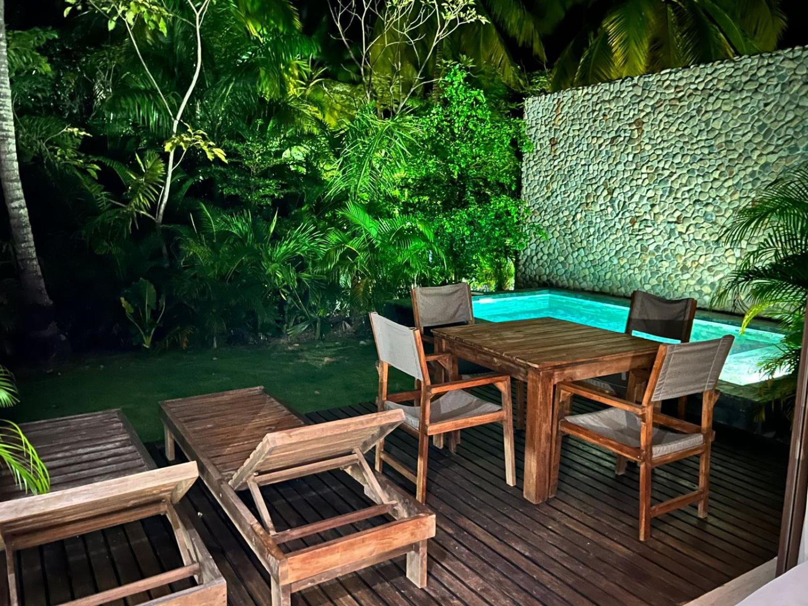 Villa Privada en Naio Palomino