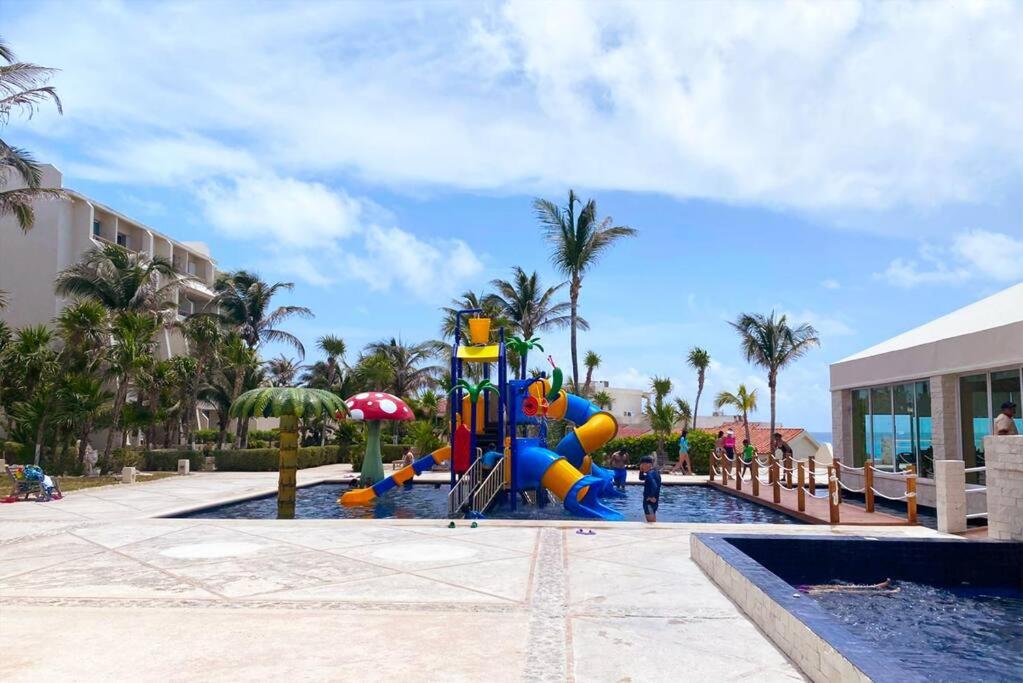 Cancun Studio - Steps to Beach and Water Fun