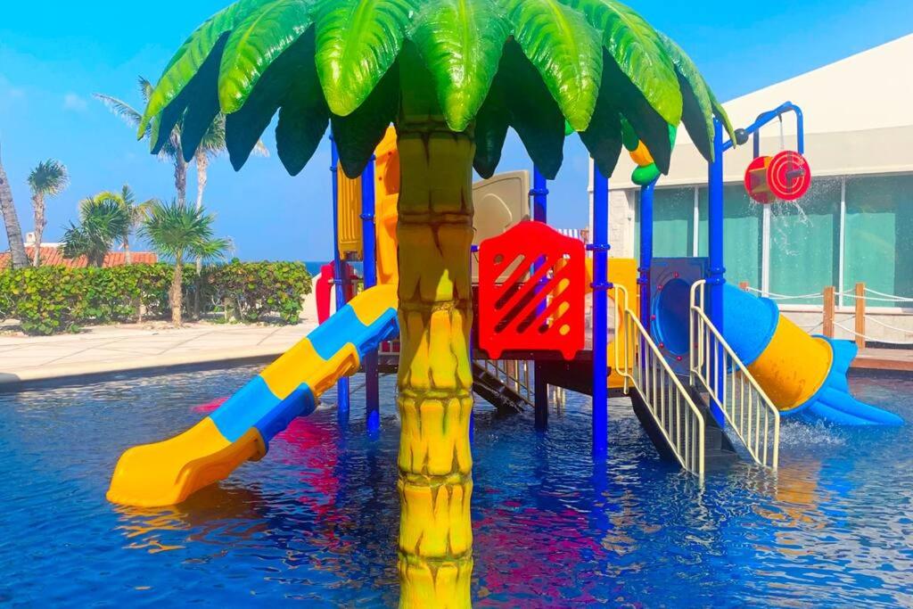 Cancun Studio - Steps to Beach and Water Fun