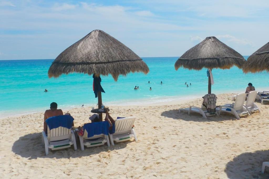 Cancun Studio - Steps to Beach and Water Fun