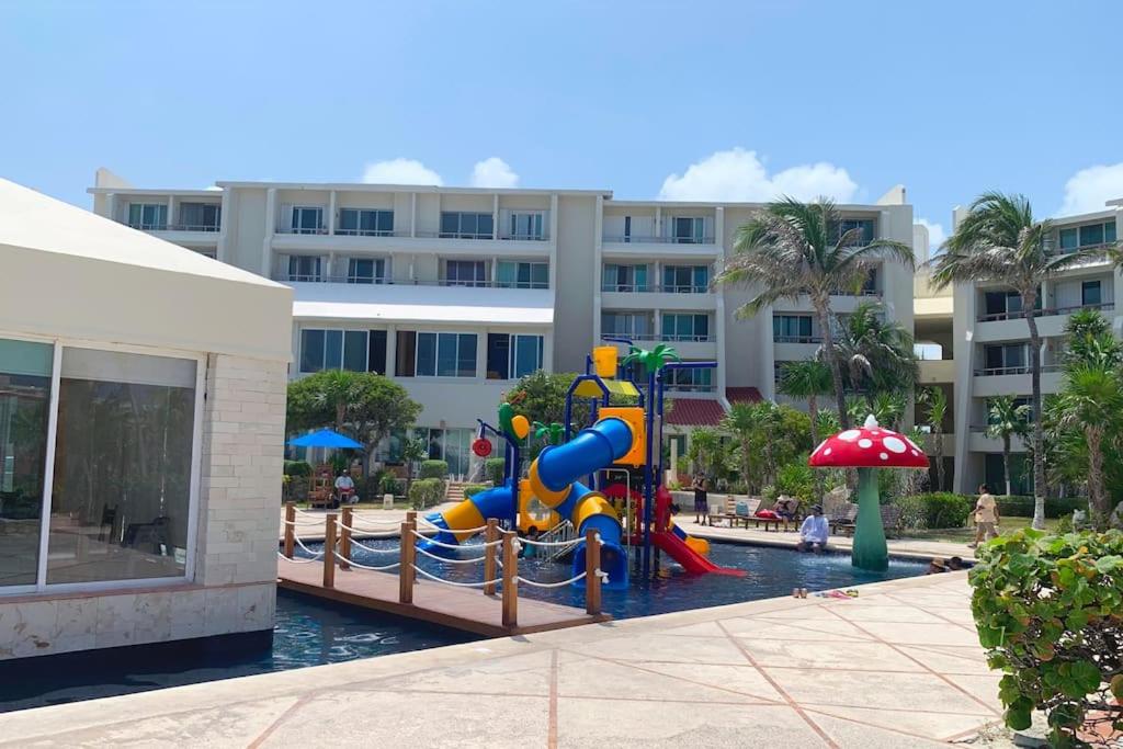 Cancun Studio - Steps to Beach and Water Fun