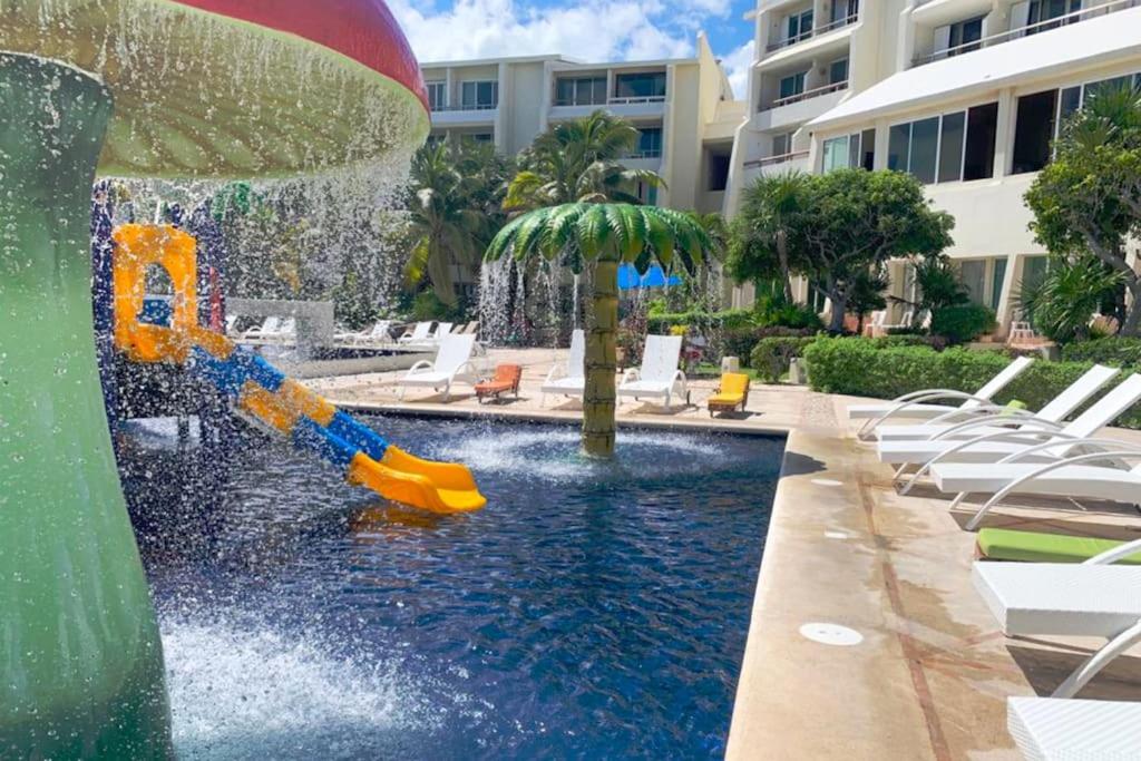 Cancun Studio - Steps to Beach and Water Fun