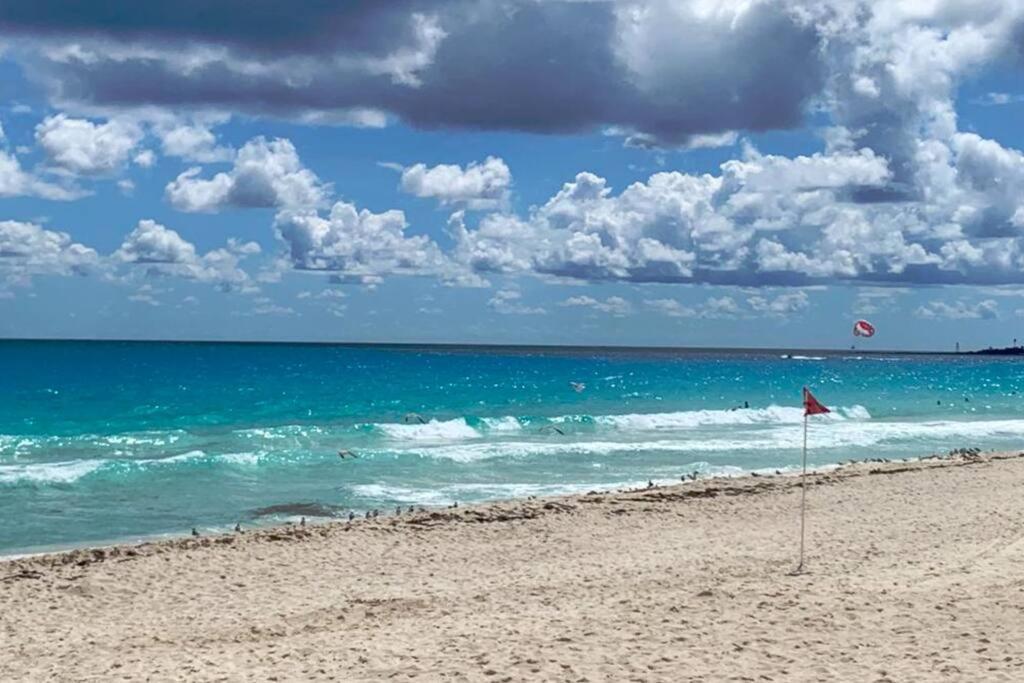 Cancun Studio - Steps to Beach and Water Fun