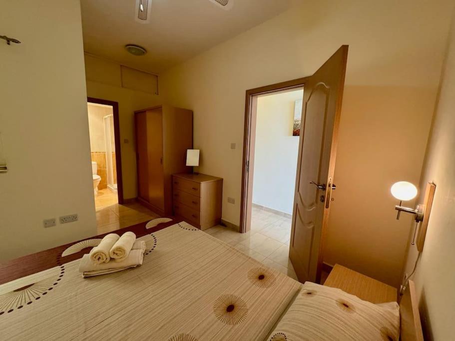 Peaceful 2 bed, 2 bath flat & breathtaking views view 2