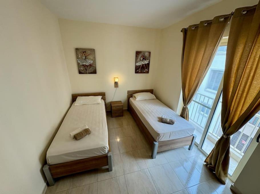 Peaceful 2 bed, 2 bath flat & breathtaking views view 4
