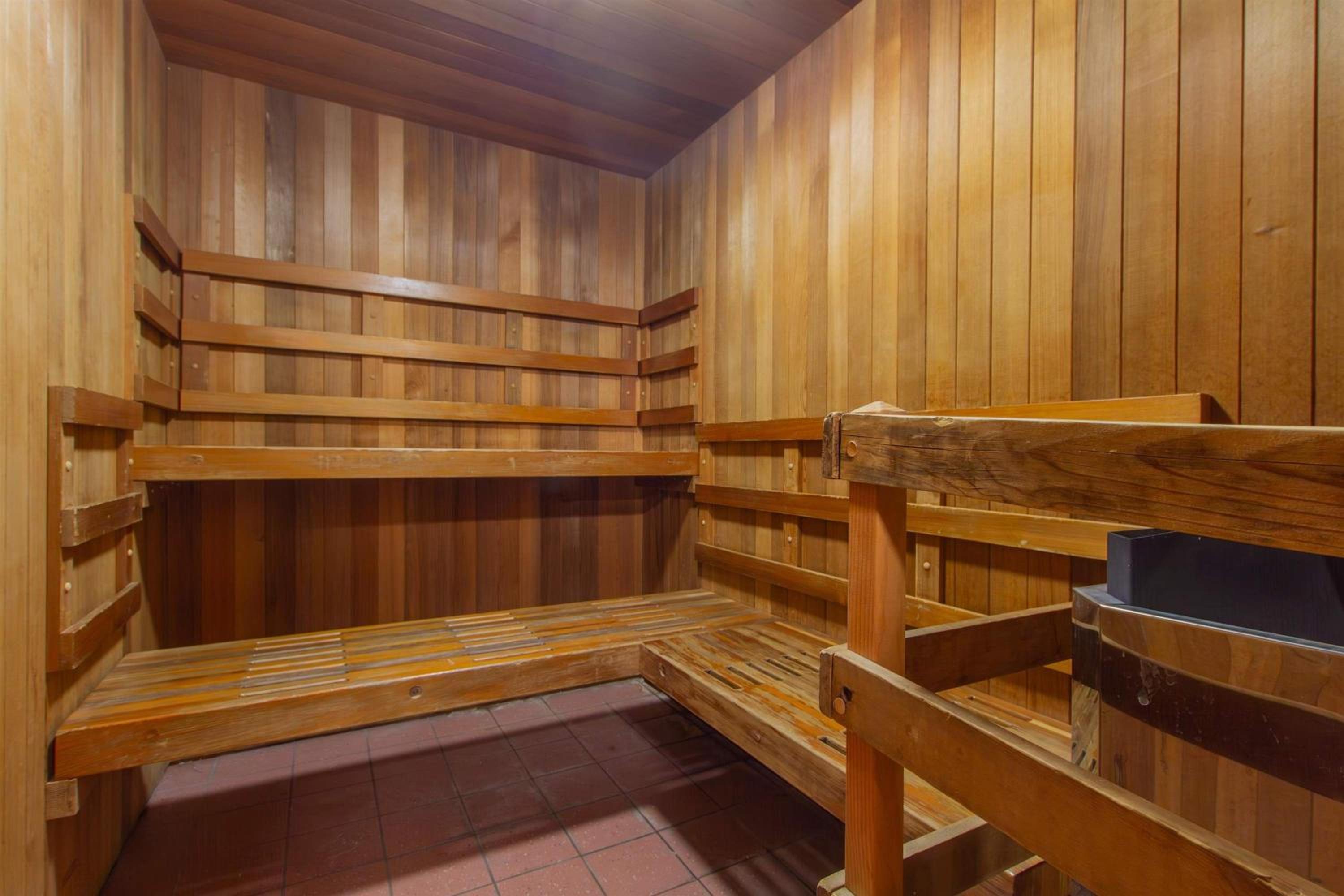 KING Bed - Premium STUDIO Suite - Ski Valet - Village