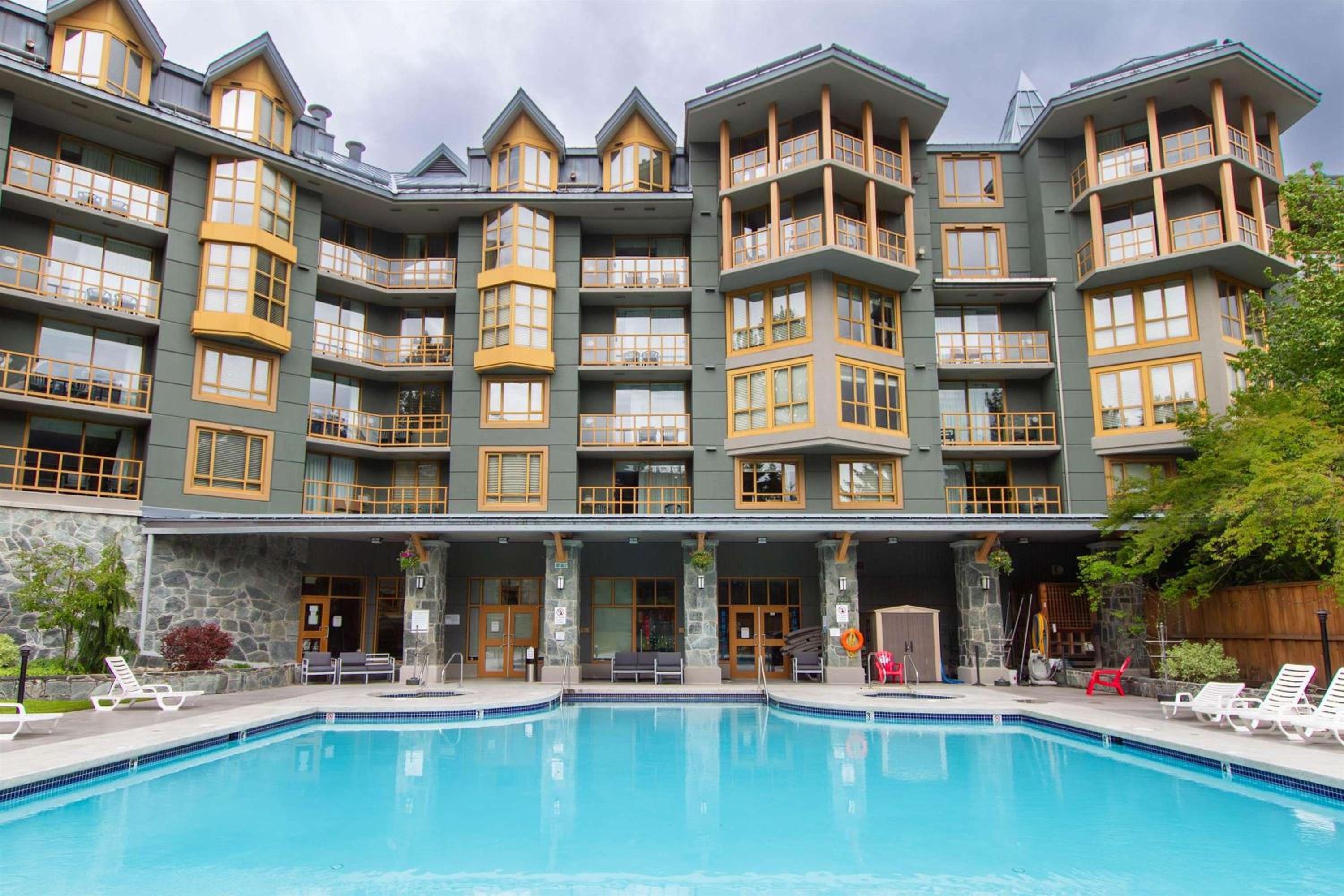 KING Bed - Premium STUDIO Suite - Ski Valet - Village
