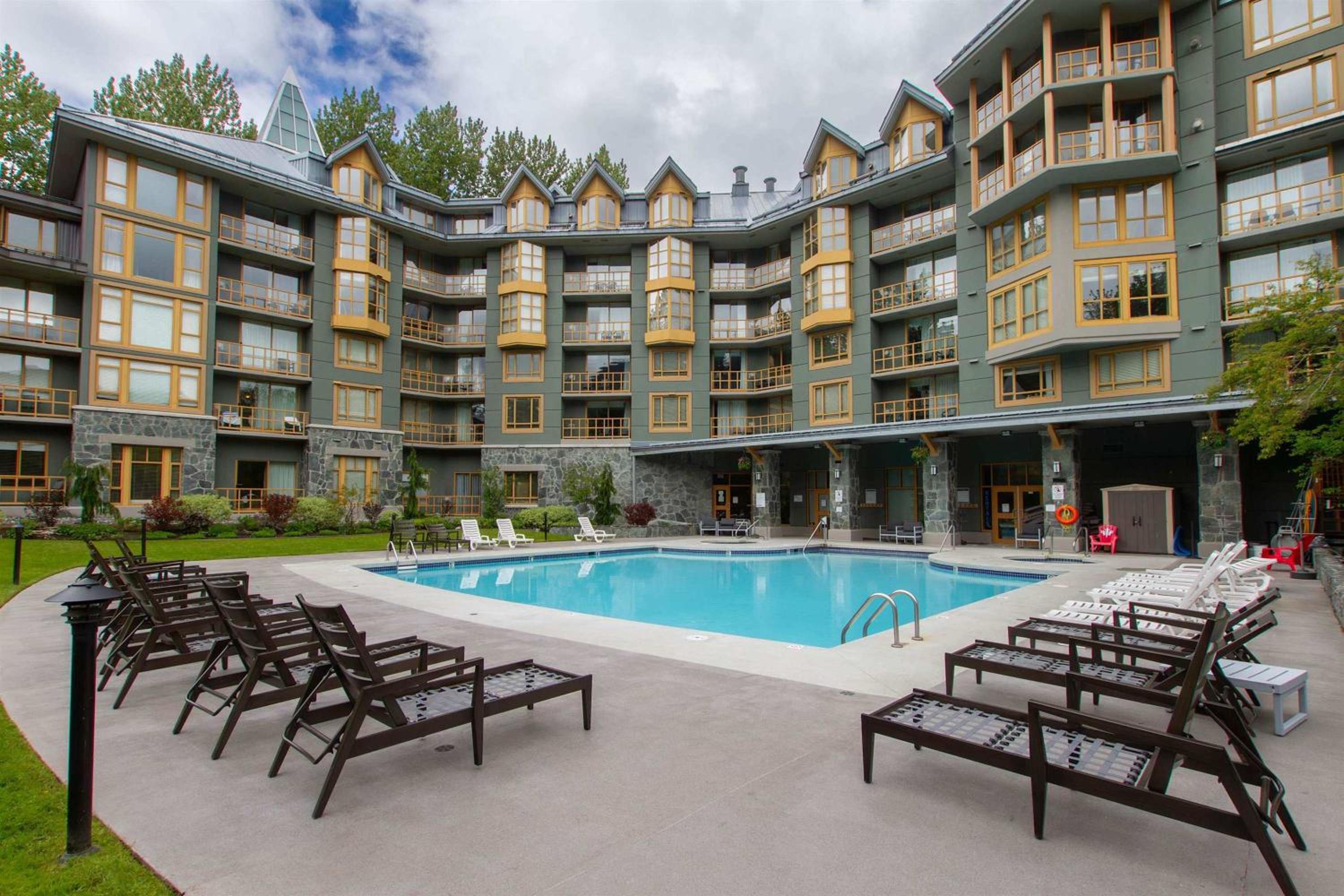 KING Bed - Premium STUDIO Suite - Ski Valet - Village