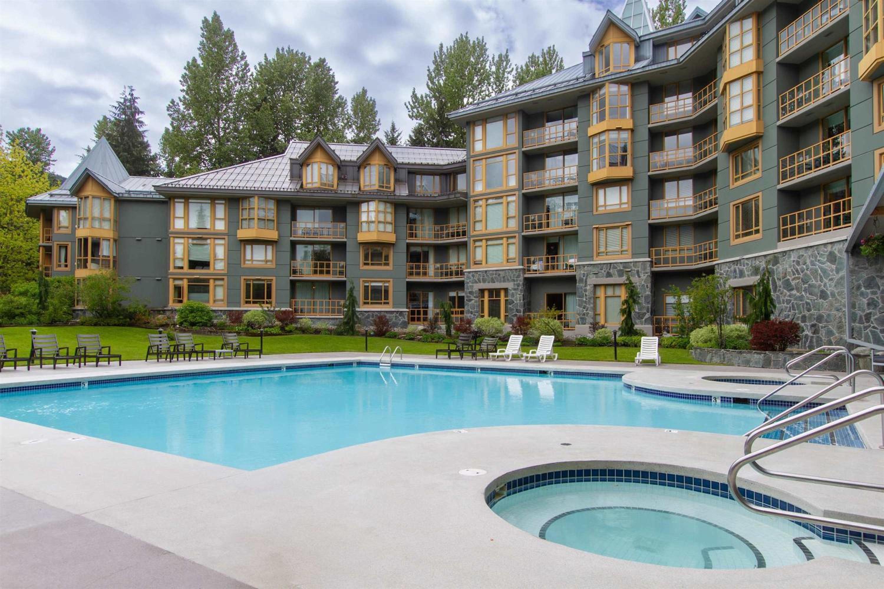KING Bed - Premium STUDIO Suite - Ski Valet - Village
