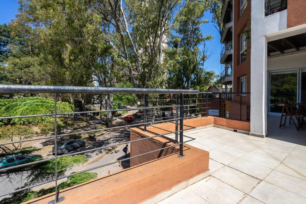 Divino dto zona centro con cochera y terraza con solarium propia