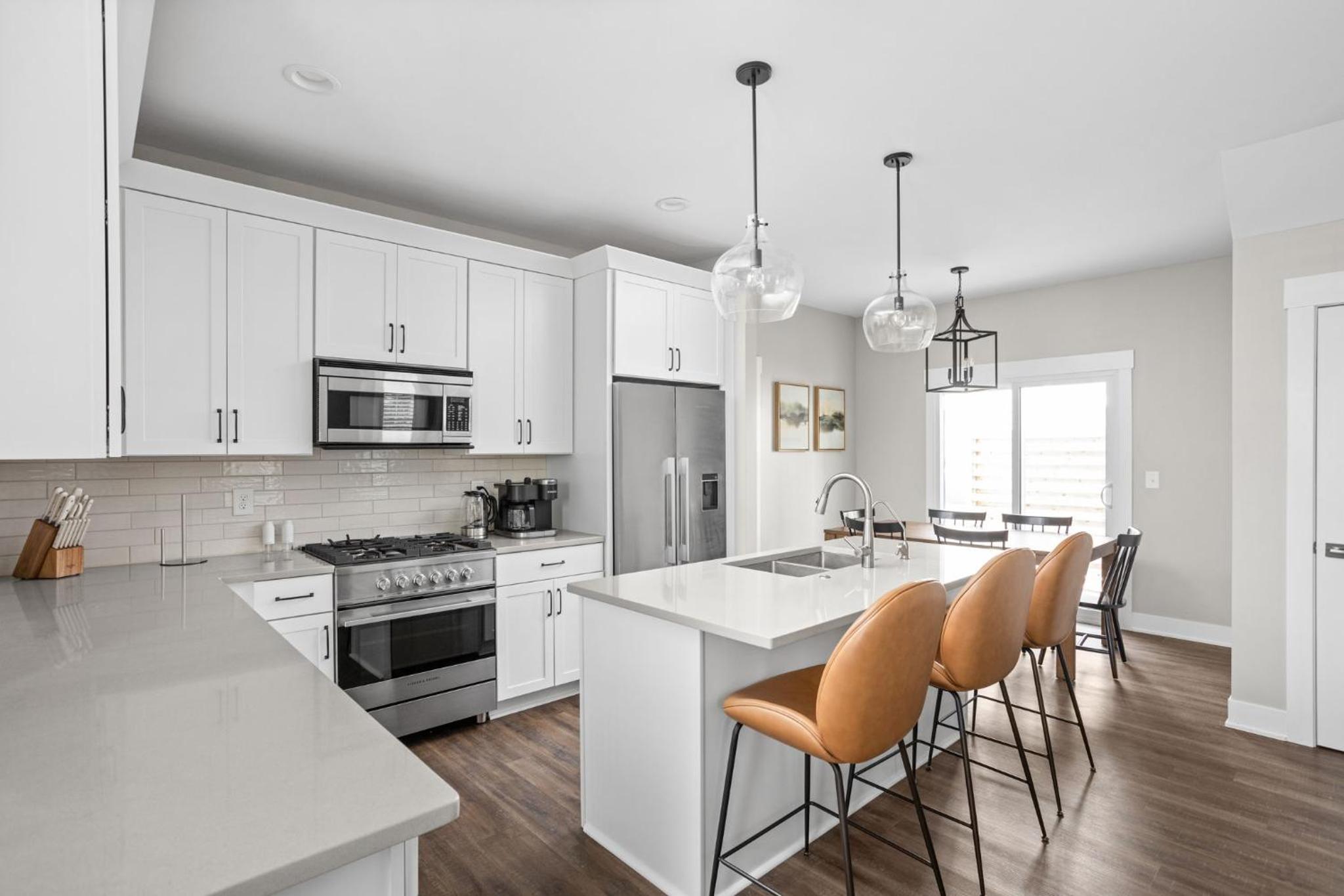 Sleeps 22-Downtown Westfield-Near Grand Park! view 4
