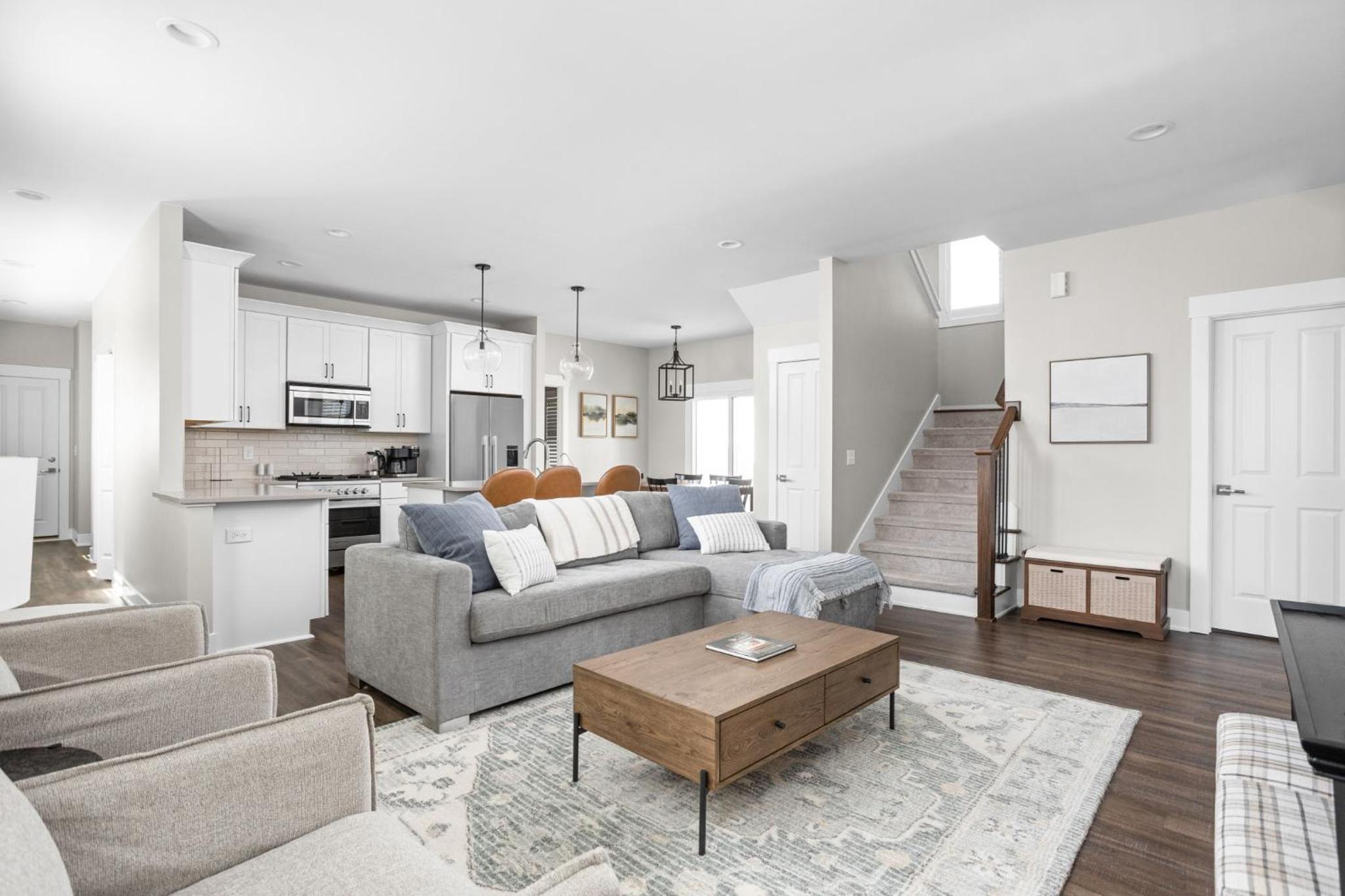 Sleeps 22-Downtown Westfield-Near Grand Park! view 3