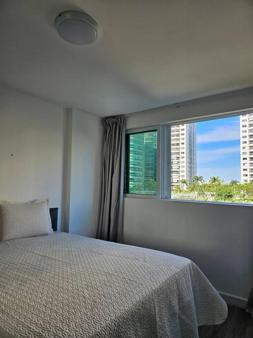 Apartamento um quarto Ilha Pura, Rio Centro, próx Parque Olímpico