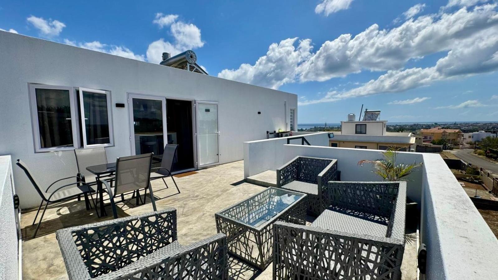 Appartement T2 La Colombe vue mer et montagne view 5