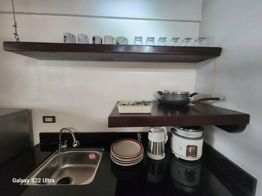 1BR Northpoint Condo Free Airport pick up for 3 nights stay or more view 4
