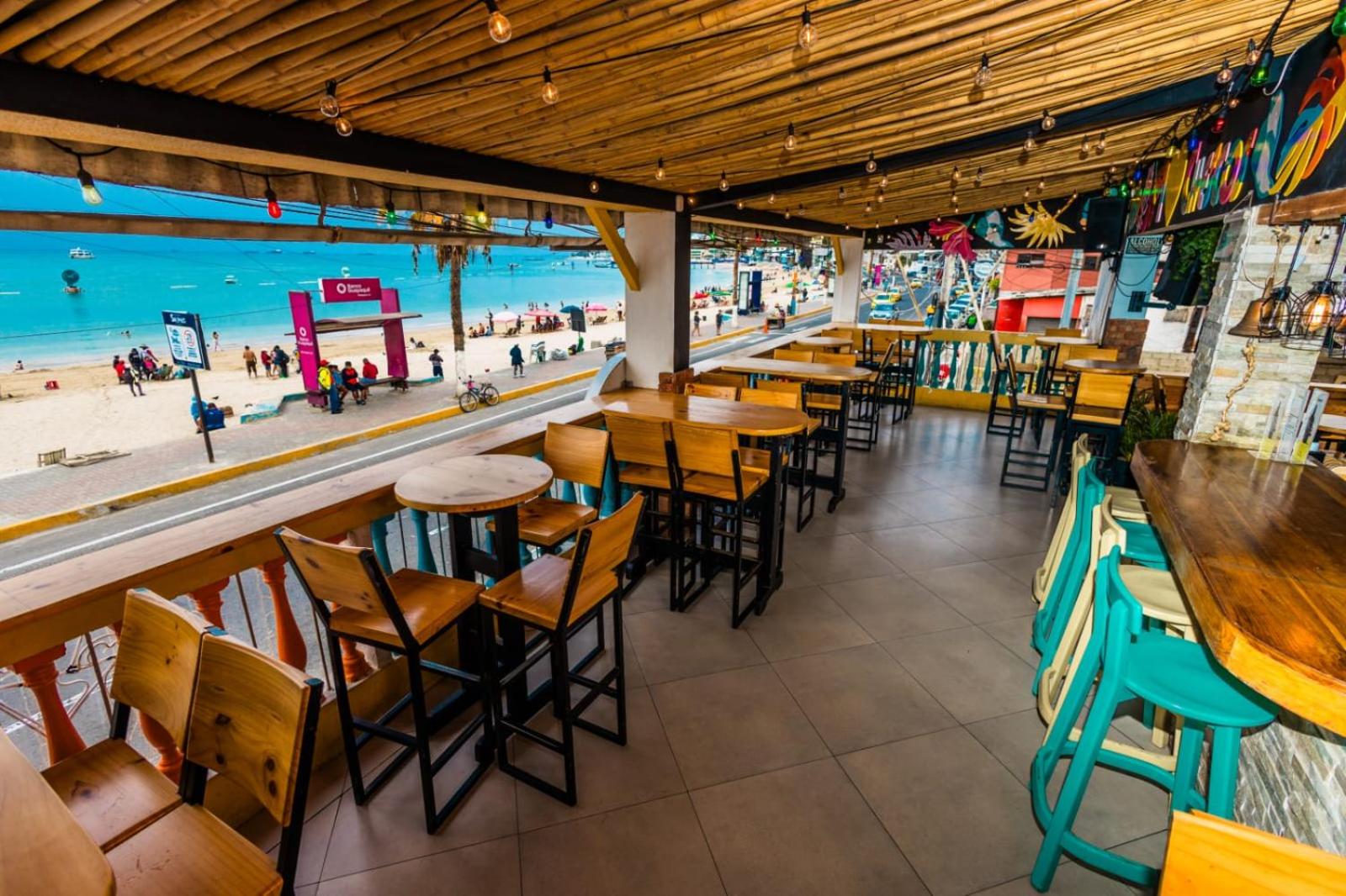 Hotel Chescos Hotel - Image 1