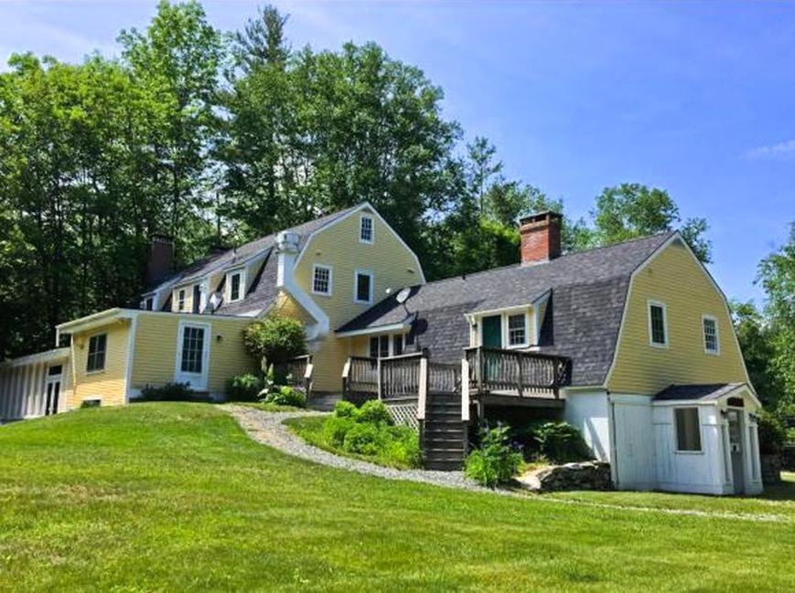 Private Tavern, Hot Tub, 8-Fireplaces, Spa Baths, Fire Pit, Baths Ensuite - Shop or Ski!