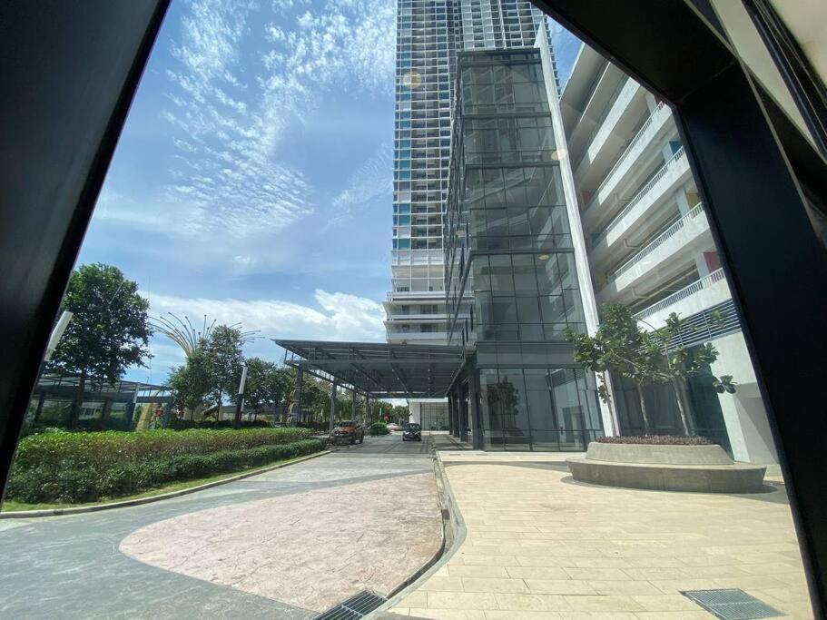 HYDE Tower, Peaceful Corner 2 Rooms and 2 Bathrooms, London Theme with WiFi and Netflix & Coway photo 7