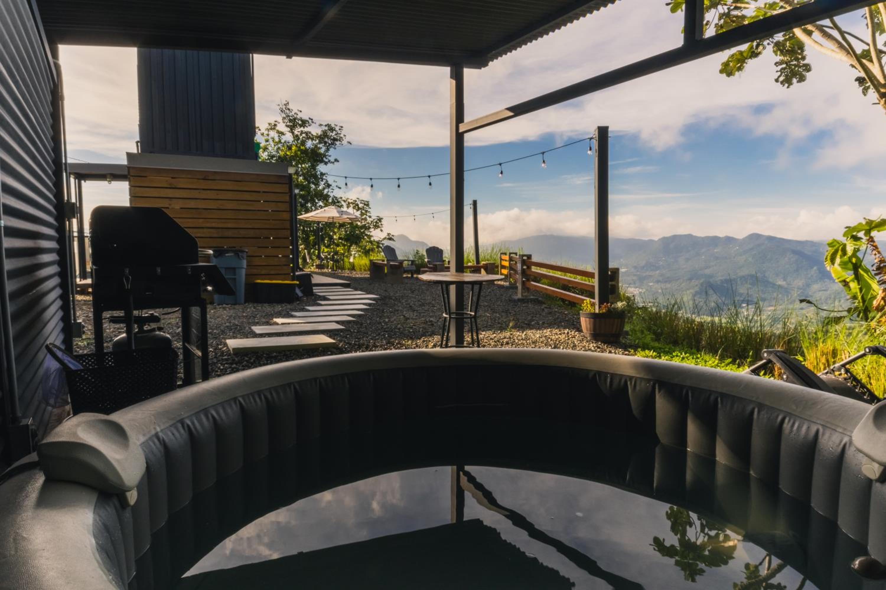 Ferrous Paradise - Tiny Container home in Adjuntas view 2