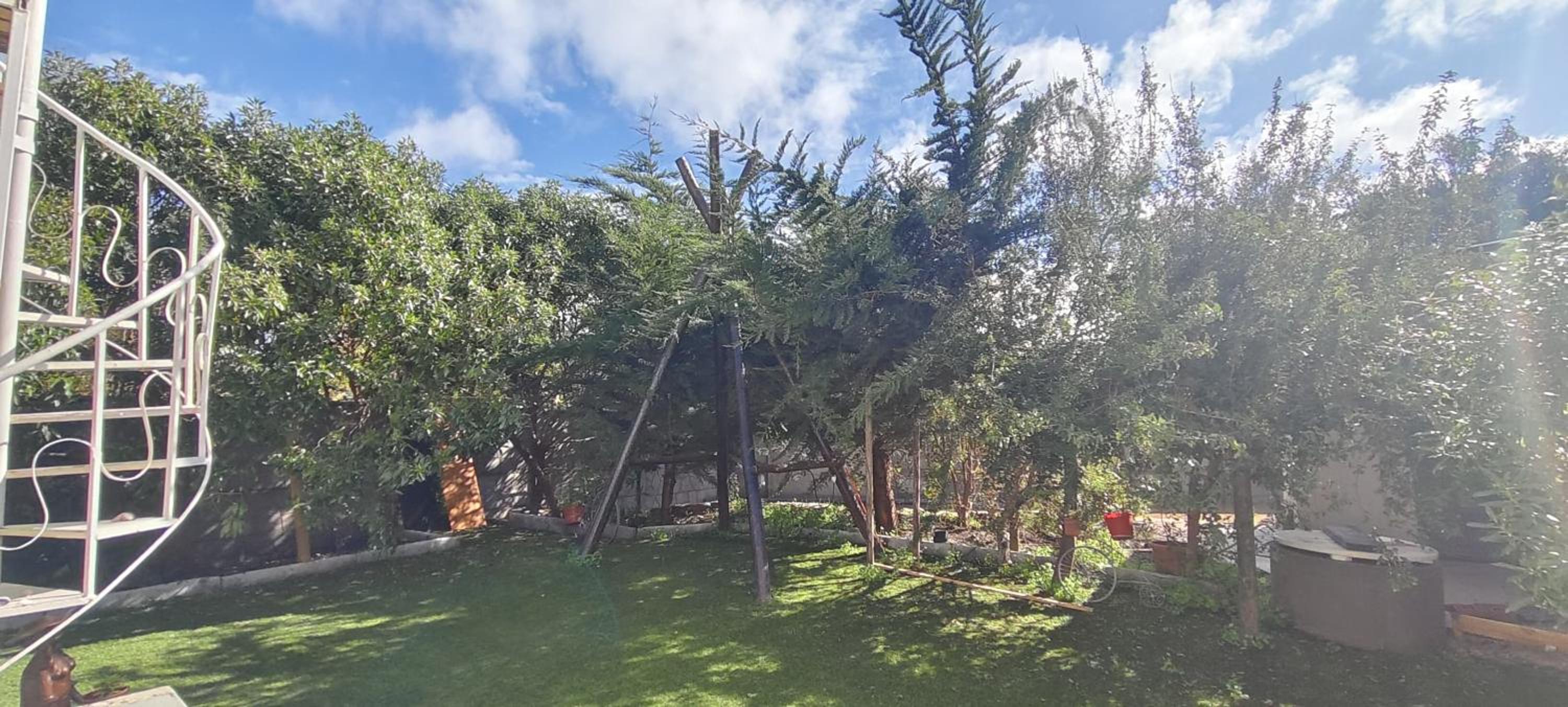 Encantadora Casa con Balcón a Pasos del Mar