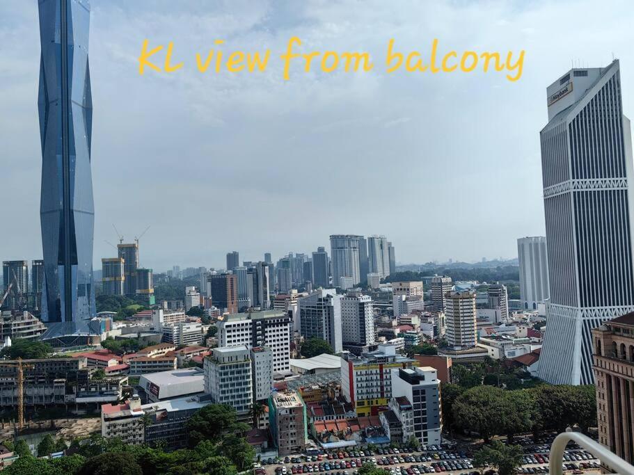 8 KLCC 5 minutes to Jalan Alor Street Bukit Bintang Pavilion 10 Pax 3R2B