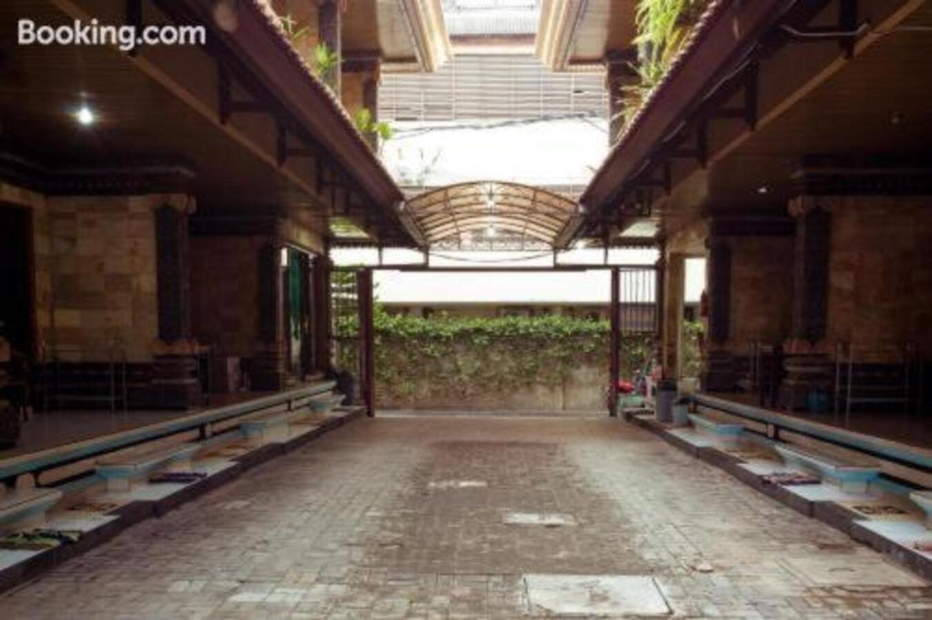 Segara Sadhu Inn Kuta by ecommerceloka