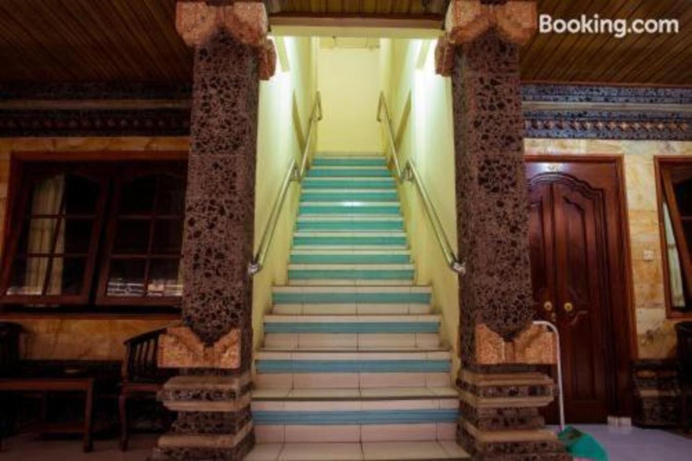 Segara Sadhu Inn Kuta by ecommerceloka