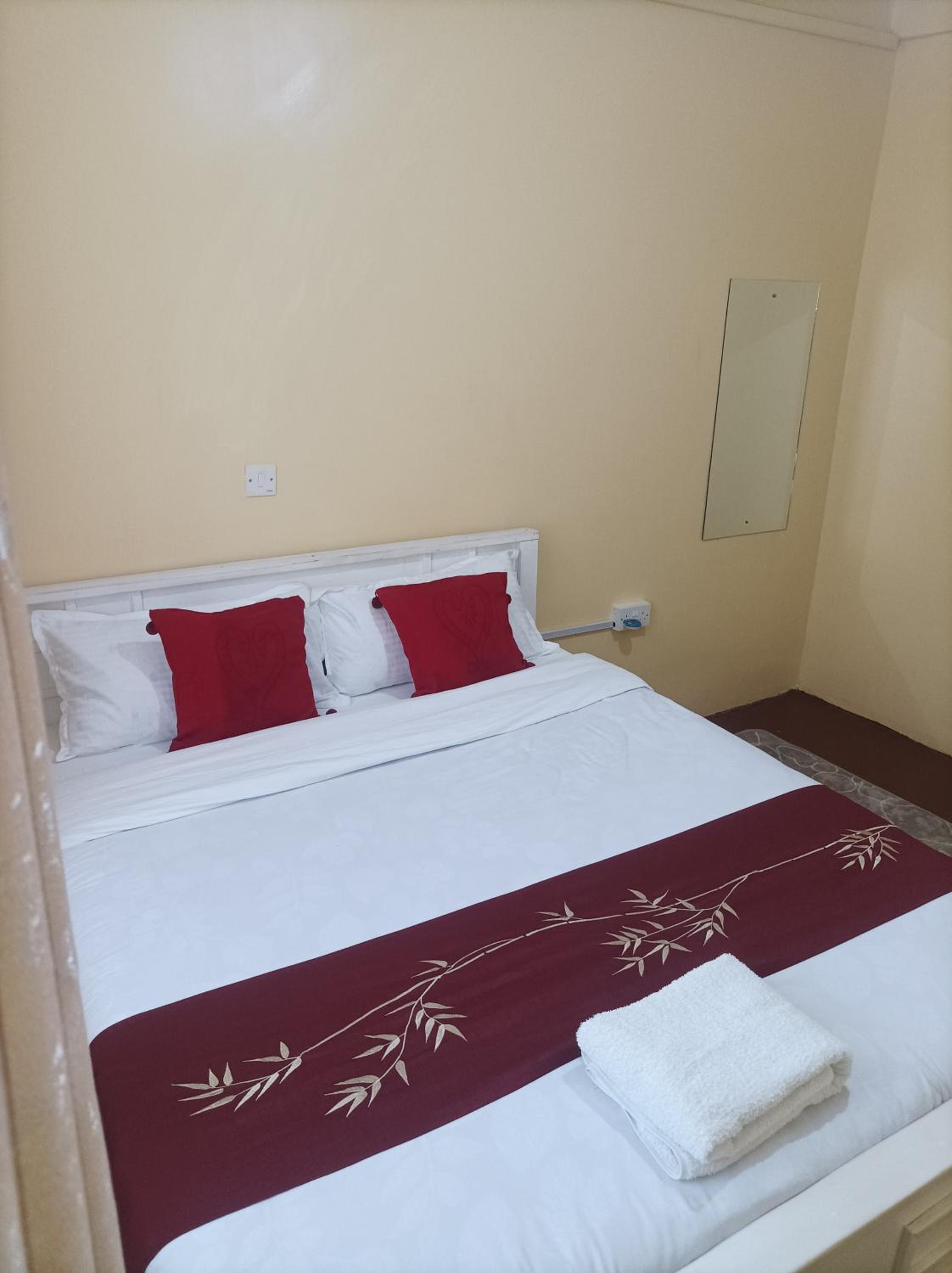 Devine 1 bedroom on Moi Southlake road view 2