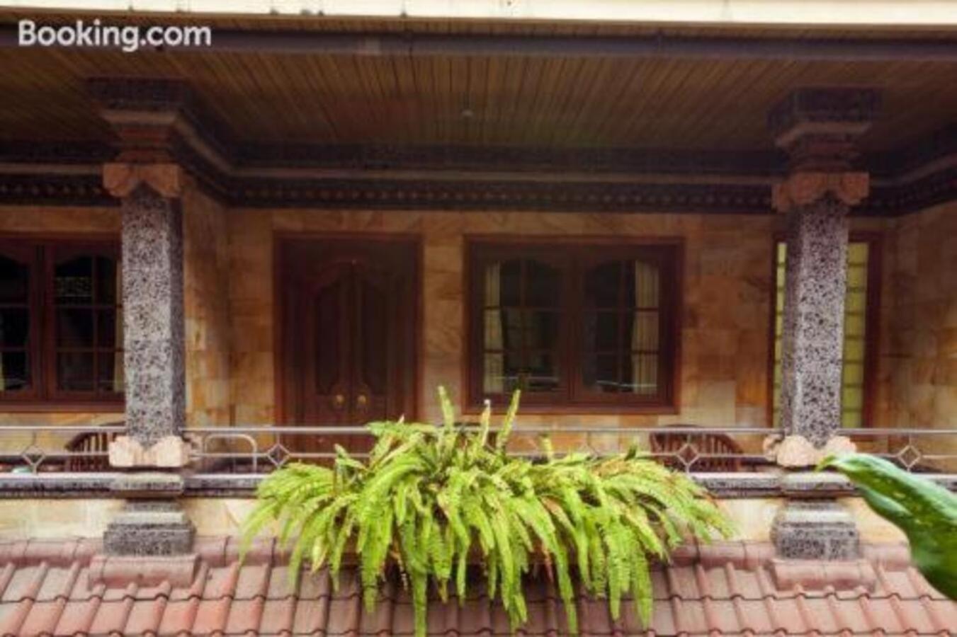 Segara Sadhu Inn Kuta by ecommerceloka