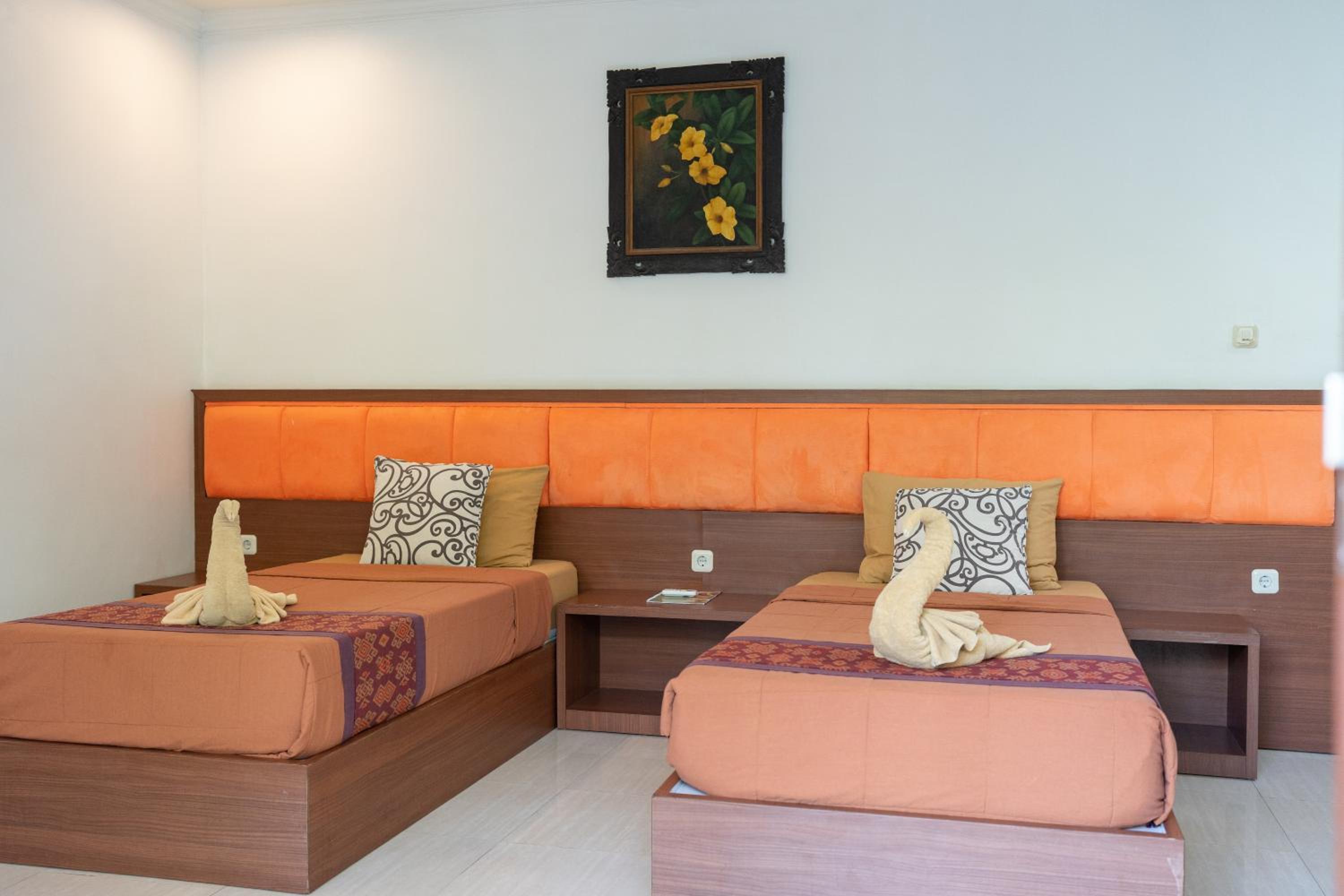 Adipana Bungalow-Balinese Room