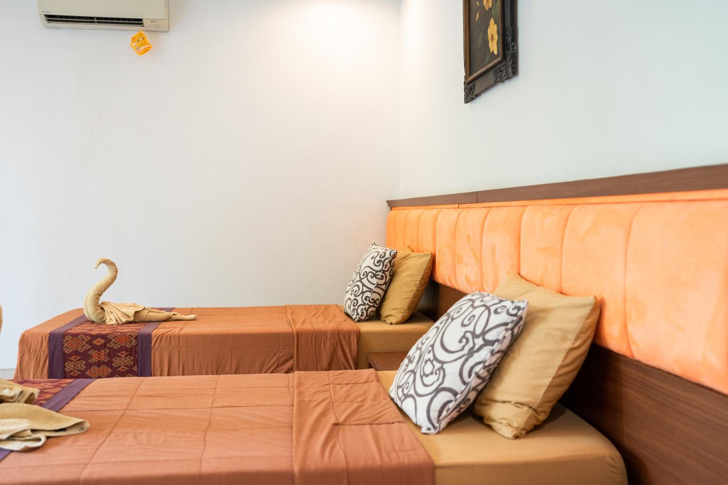 Adipana Bungalow-Balinese Room