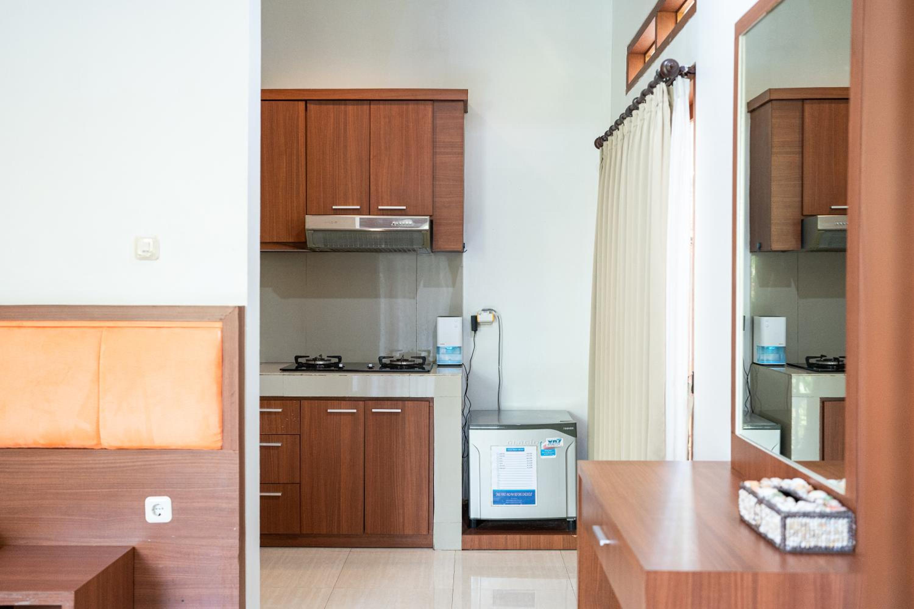 Adipana Bungalow-Balinese Room