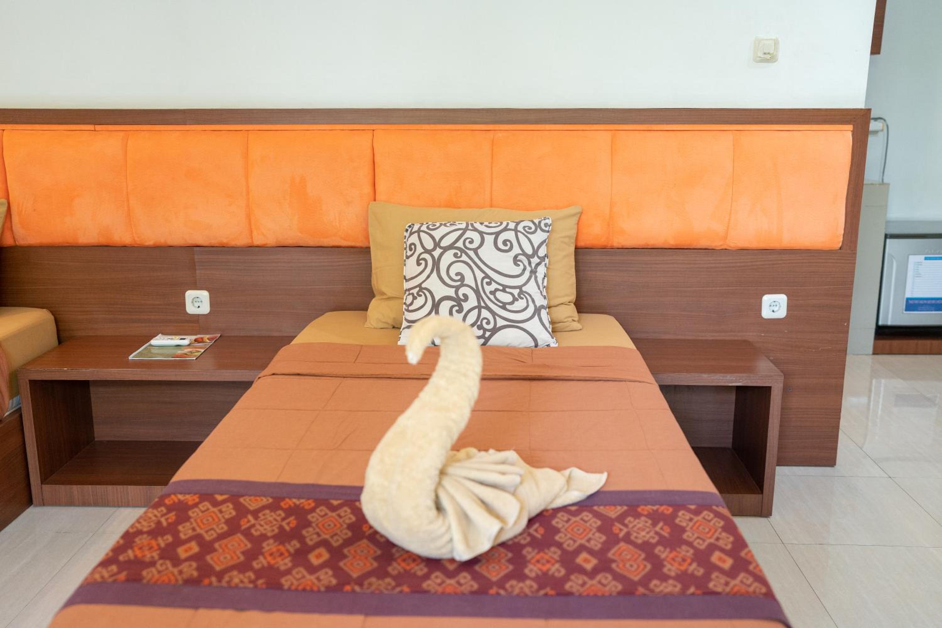 Adipana Bungalow-Balinese Room