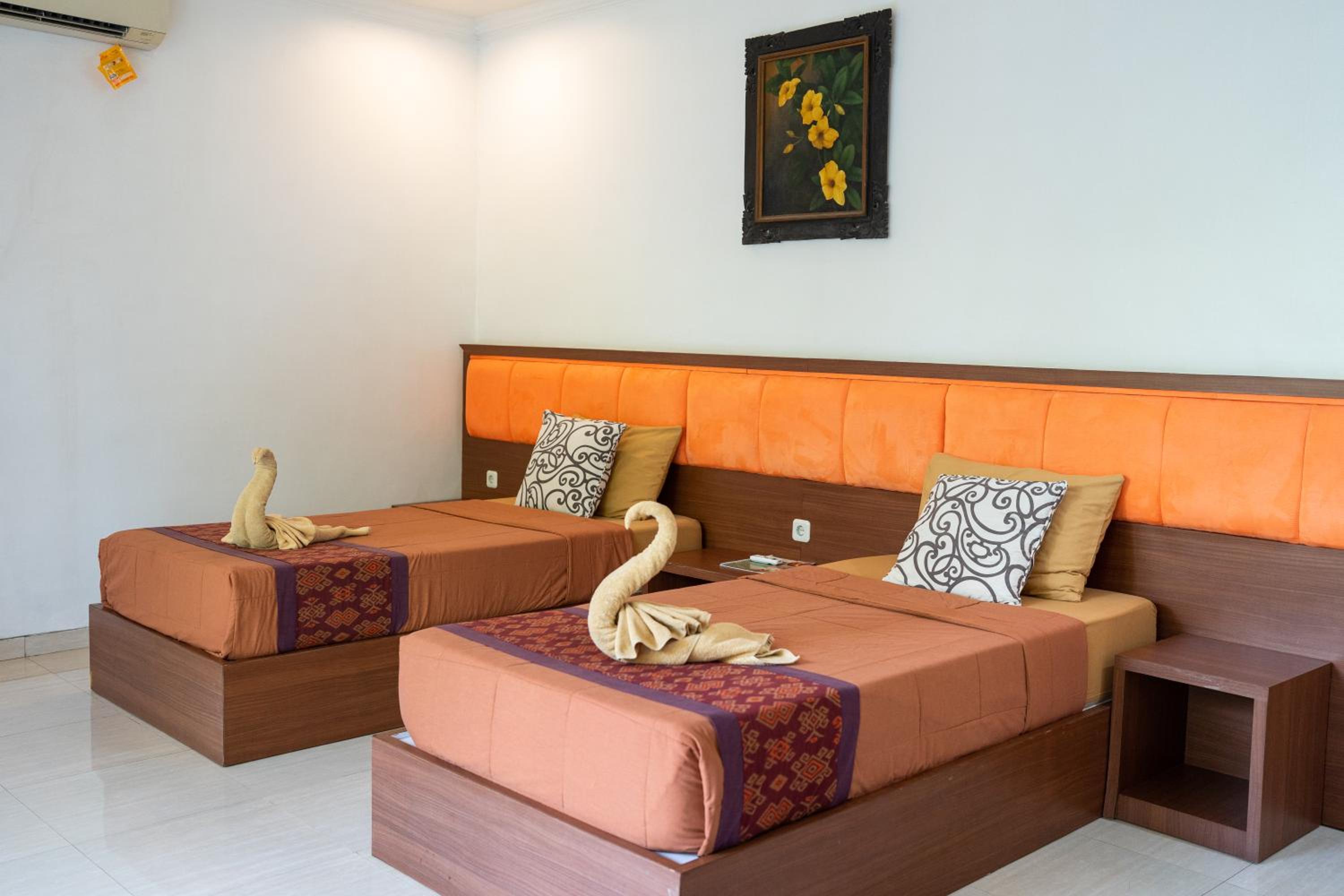 Adipana Bungalow-Balinese Room