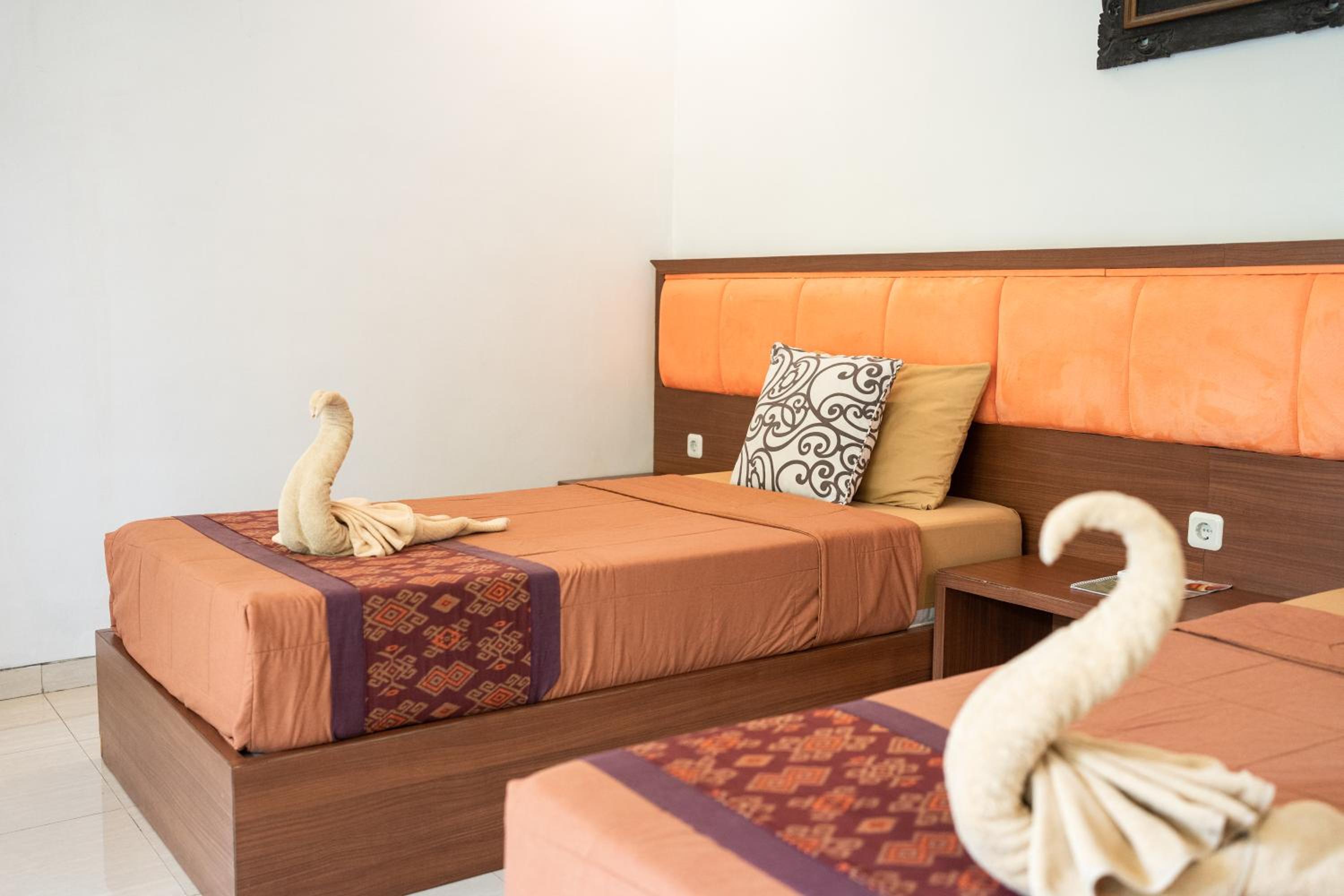 Adipana Bungalow-Balinese Room