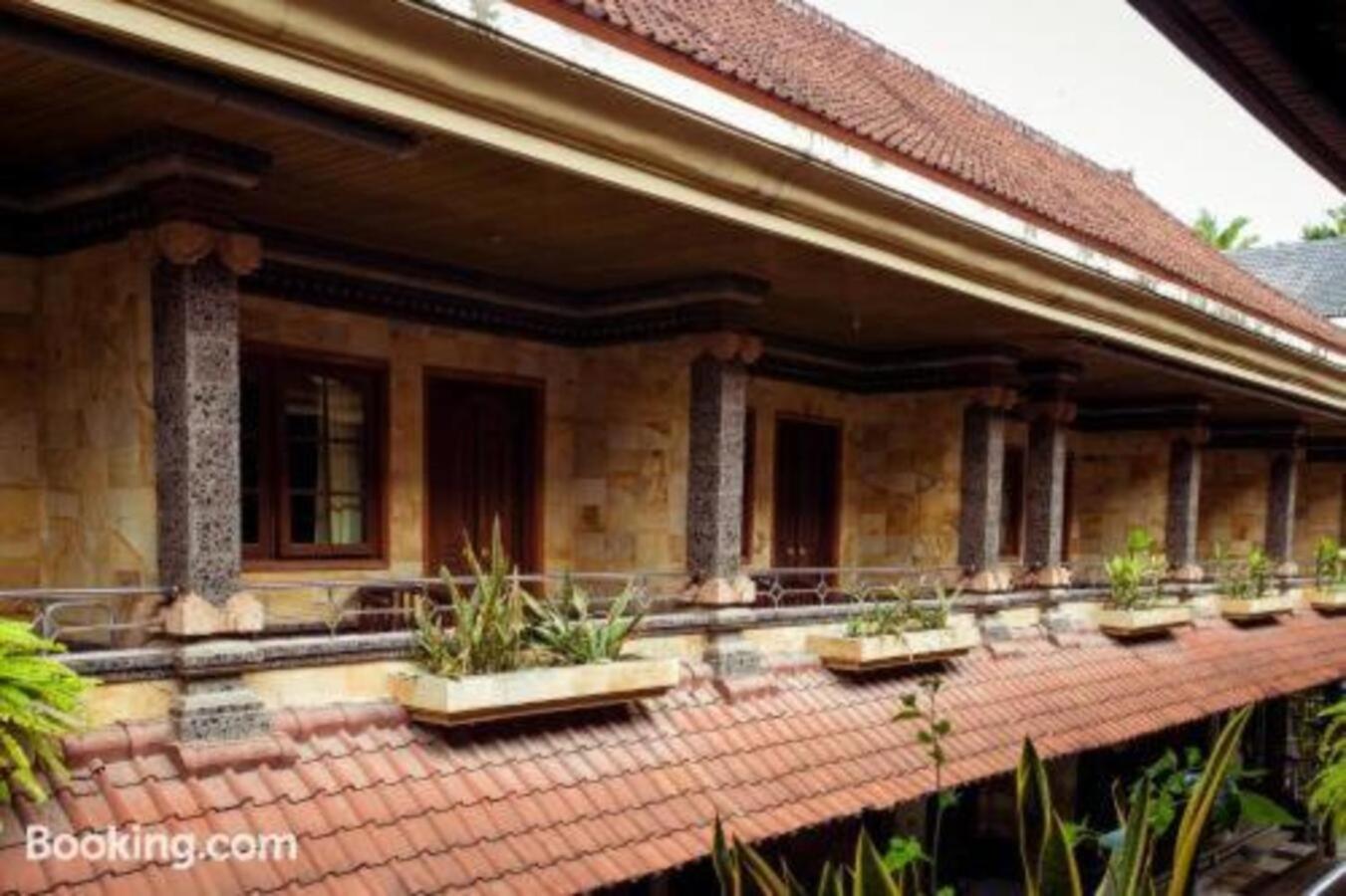 Segara Sadhu Inn Kuta by ecommerceloka