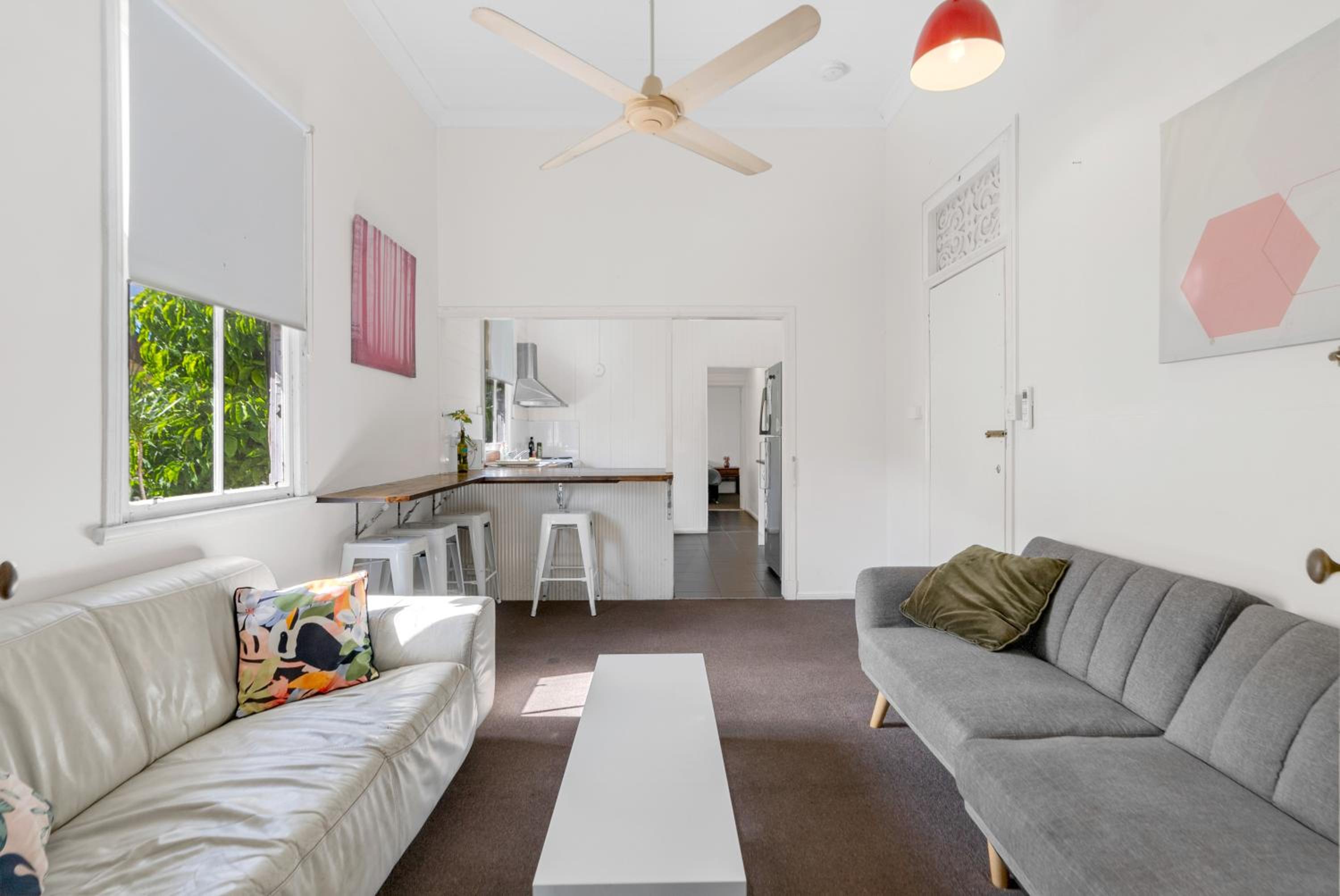 6 Bedroom 3 Bathroom Apartment Cairns Central