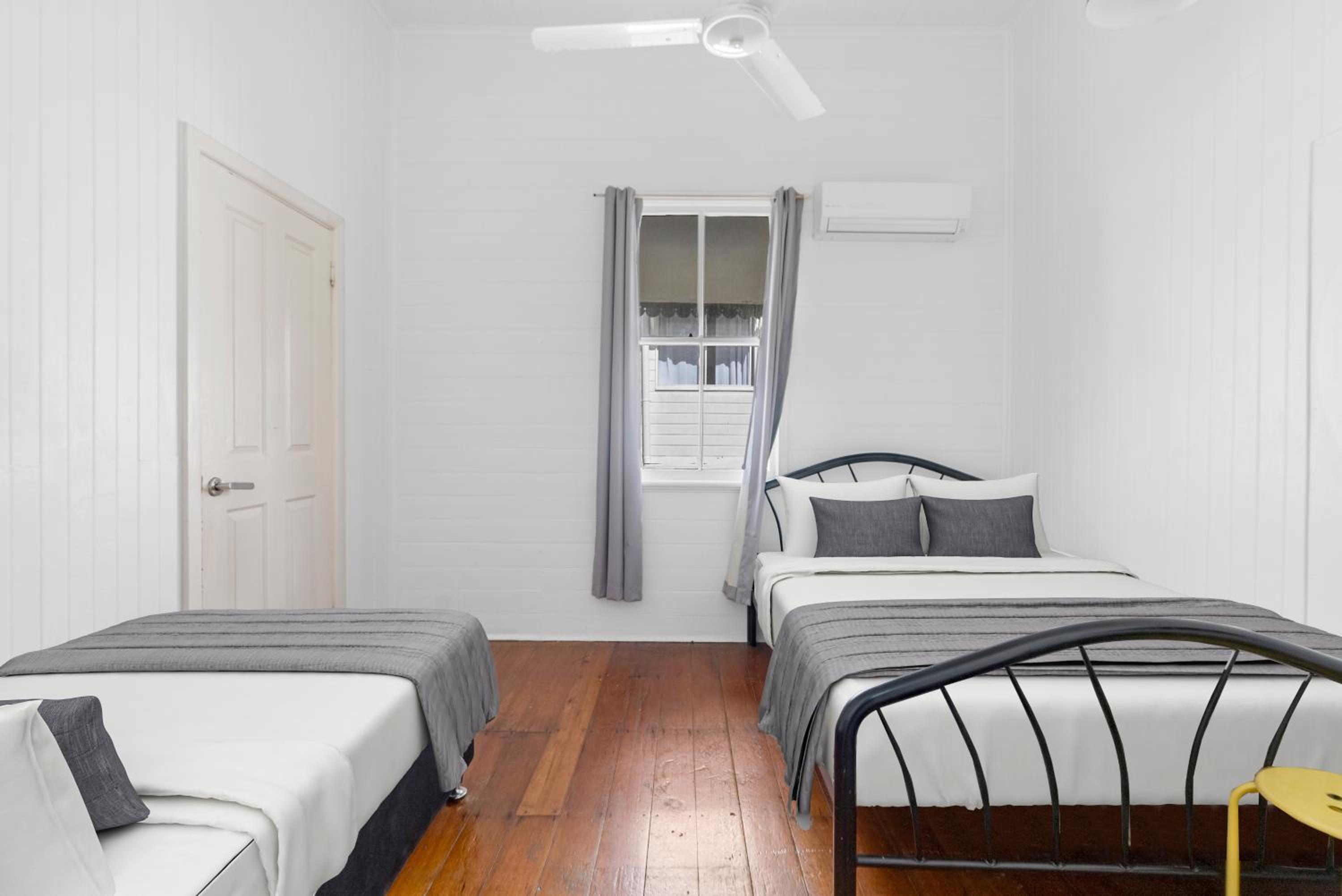 6 Bedroom 3 Bathroom Apartment Cairns Central