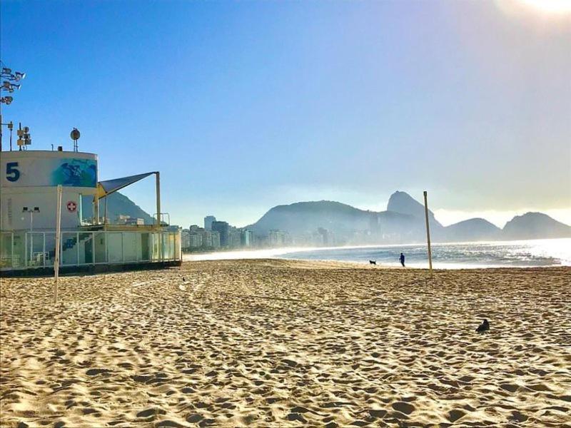 Apartamento Copacabana com Garagem, Home Office, Closet - Luxo, Conforto e Lazer.