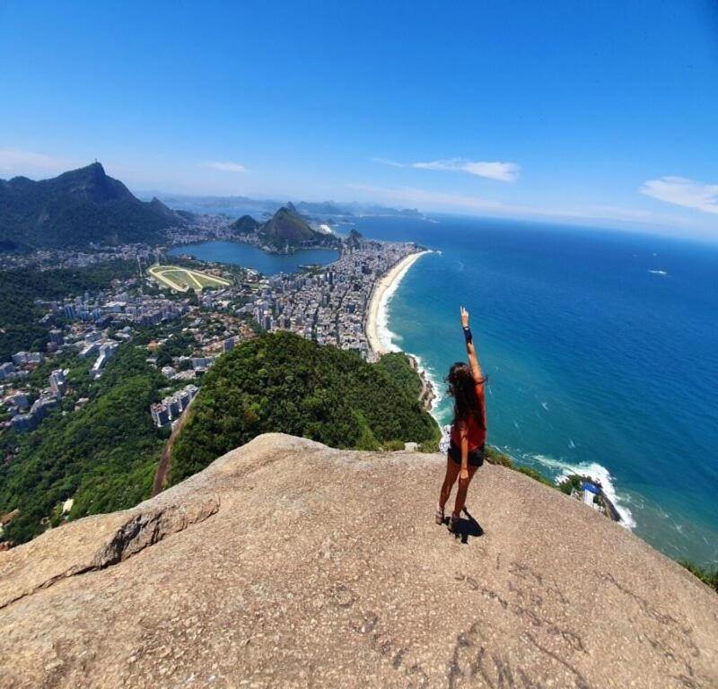 Apartamento Copacabana com Garagem, Home Office, Closet - Luxo, Conforto e Lazer.