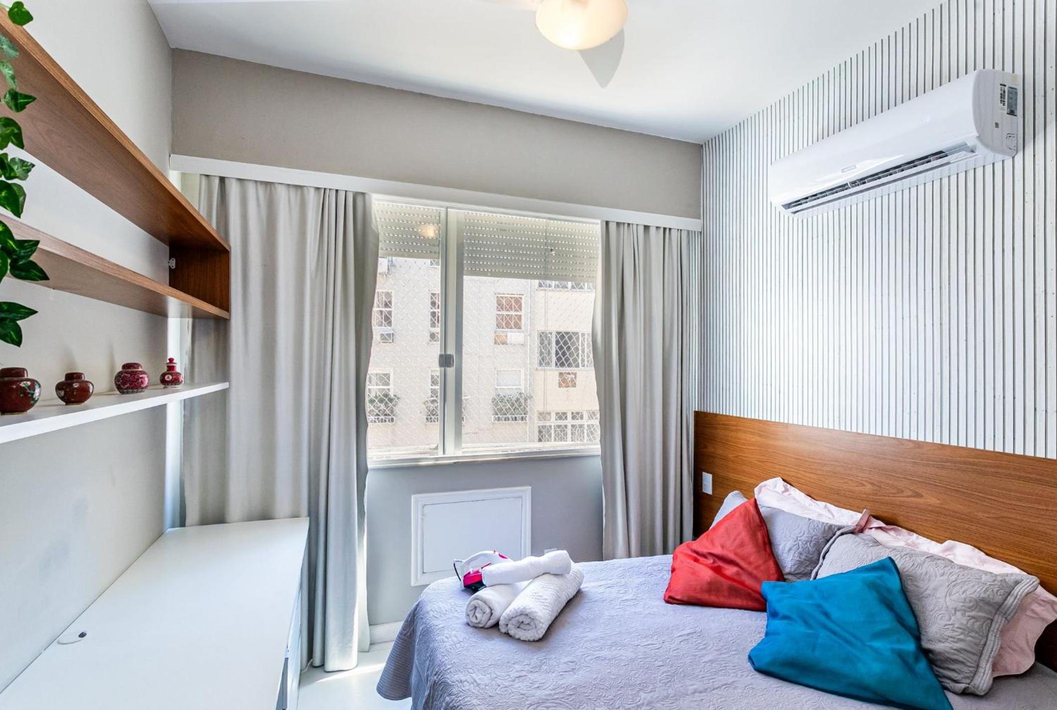 Apartamento Copacabana com Garagem, Home Office, Closet - Luxo, Conforto e Lazer.