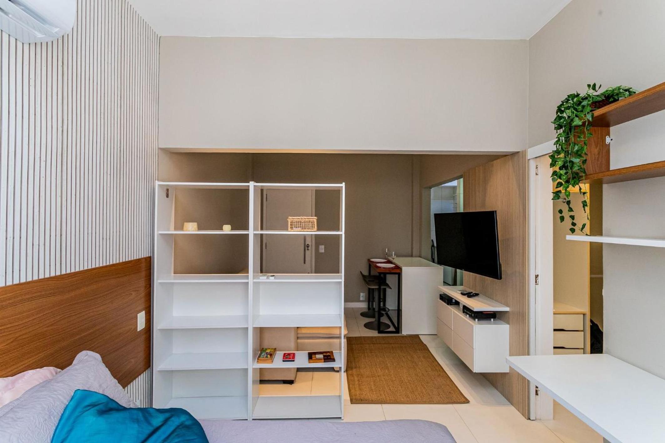 Apartamento Copacabana com Garagem, Home Office, Closet - Luxo, Conforto e Lazer.
