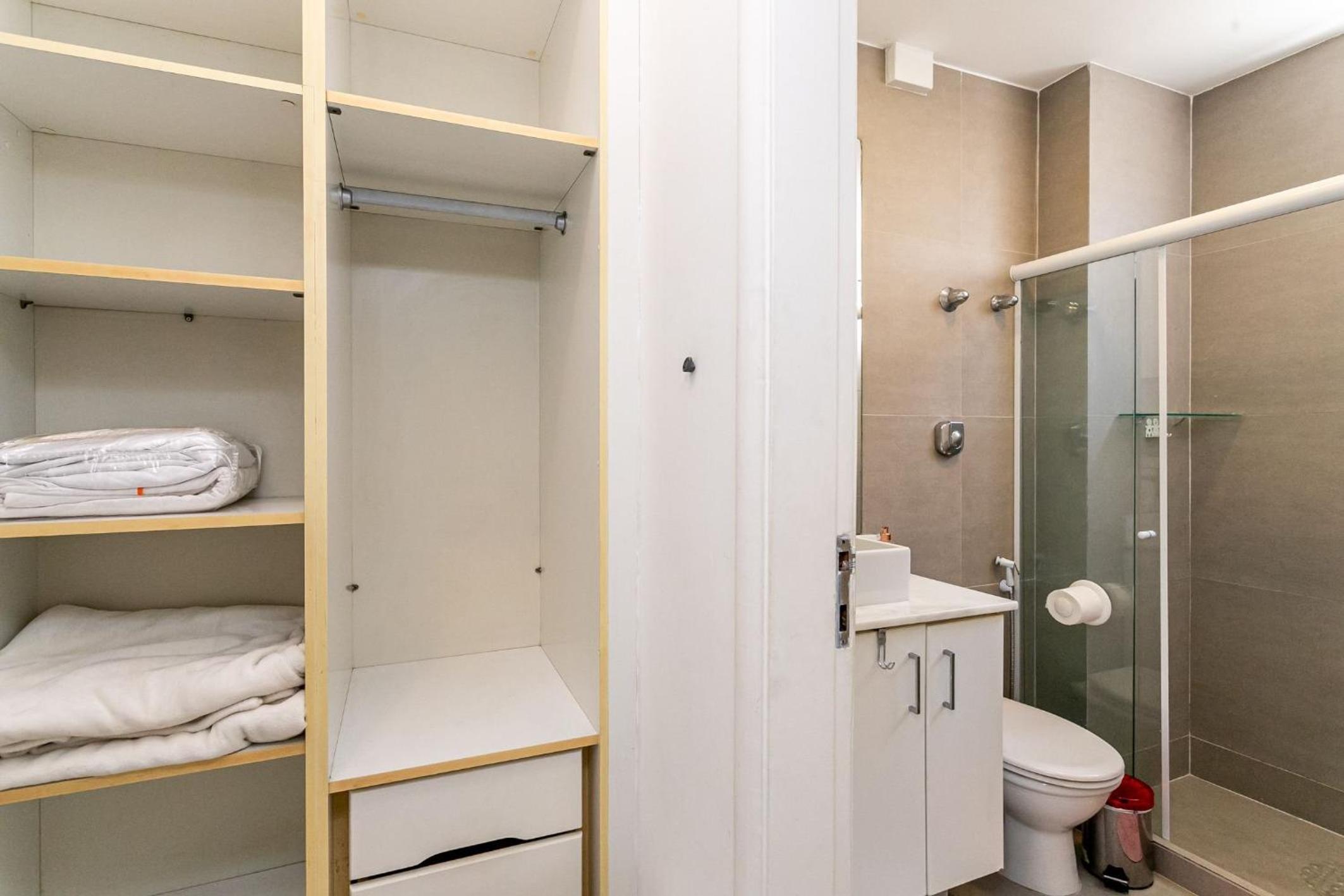 Apartamento Copacabana com Garagem, Home Office, Closet - Luxo, Conforto e Lazer.