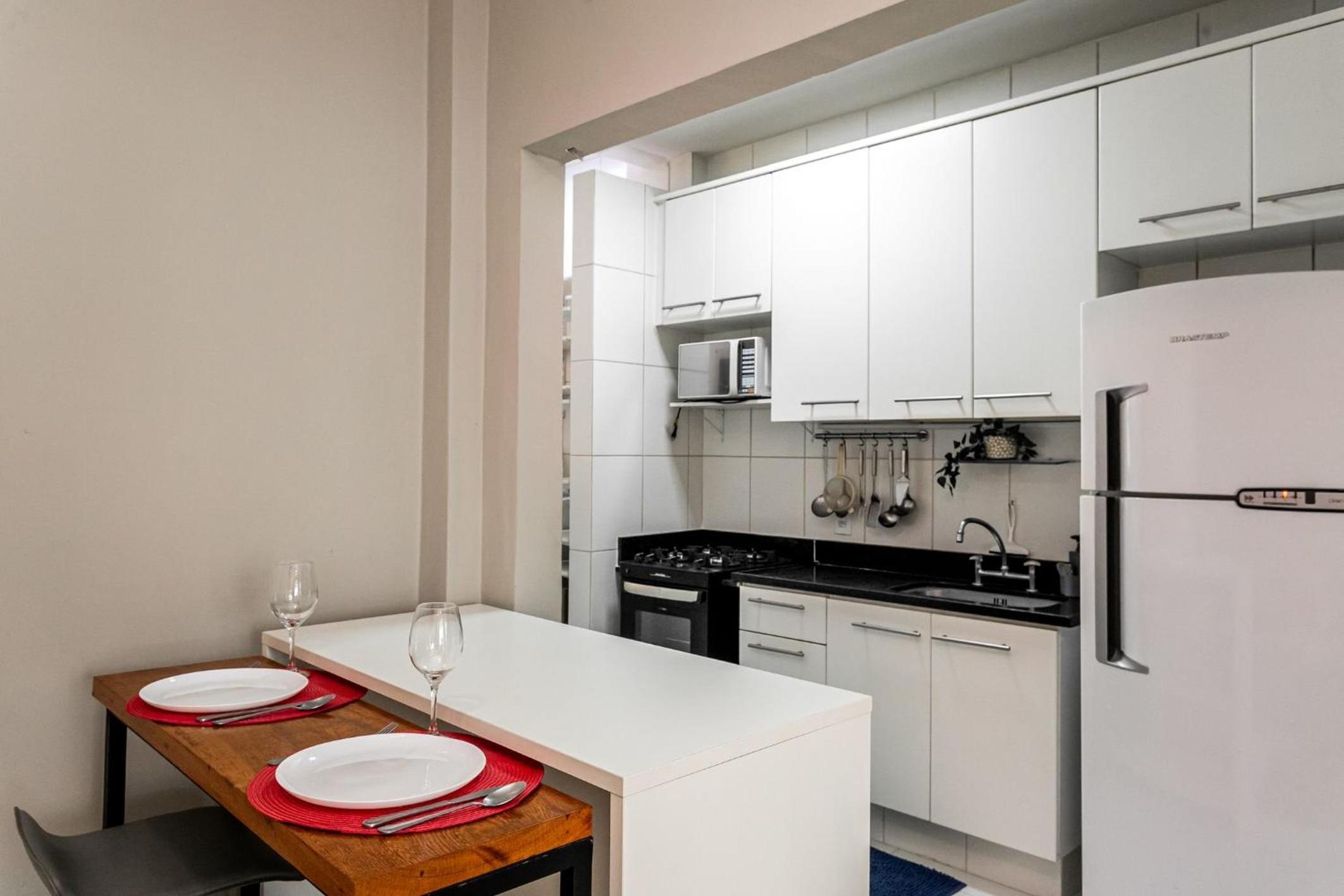 Apartamento Copacabana com Garagem, Home Office, Closet - Luxo, Conforto e Lazer.