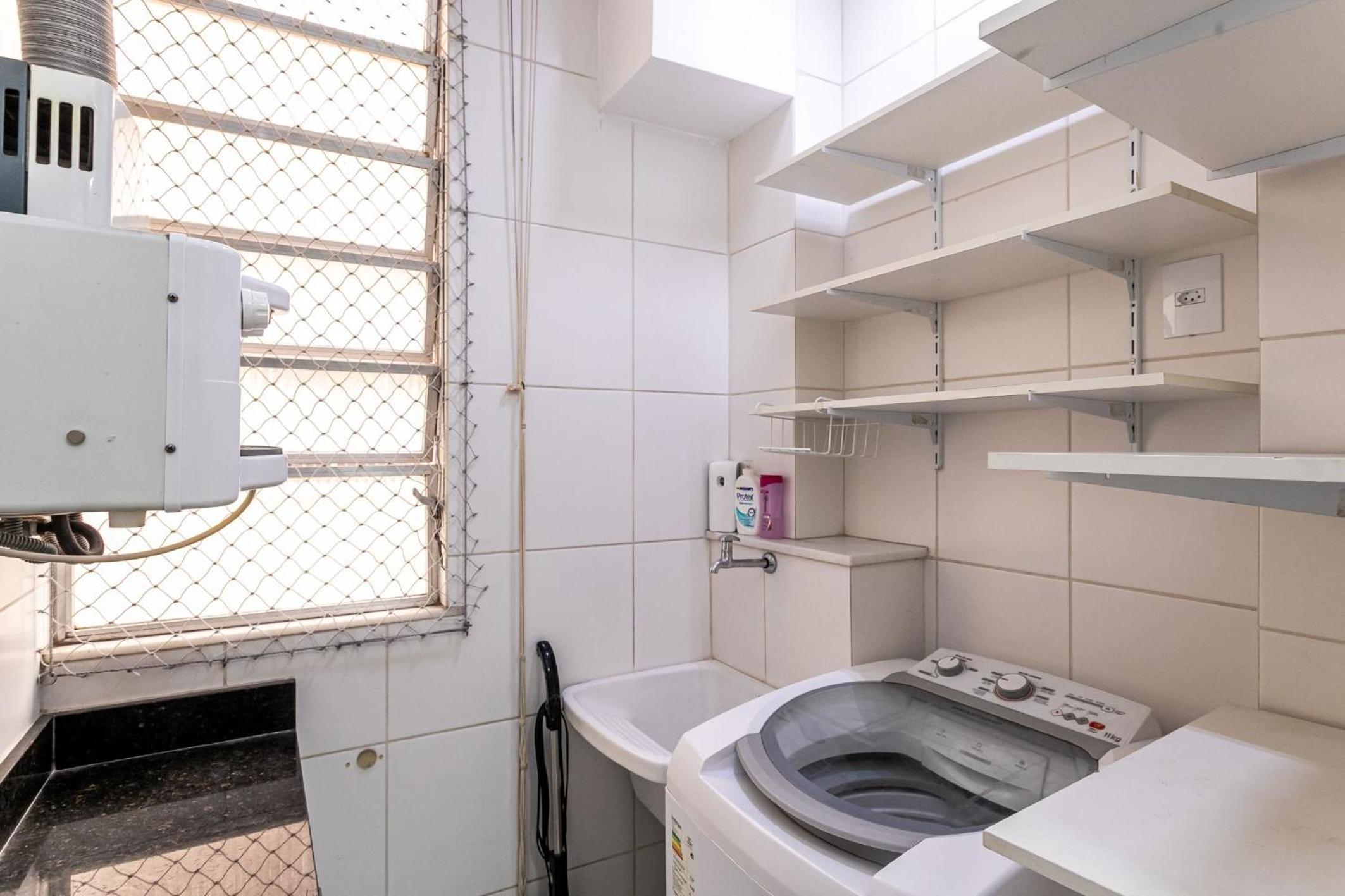 Apartamento Copacabana com Garagem, Home Office, Closet - Luxo, Conforto e Lazer.