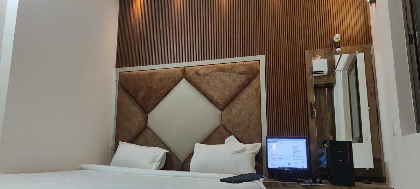 HOTEL Dev Vanshi Palace