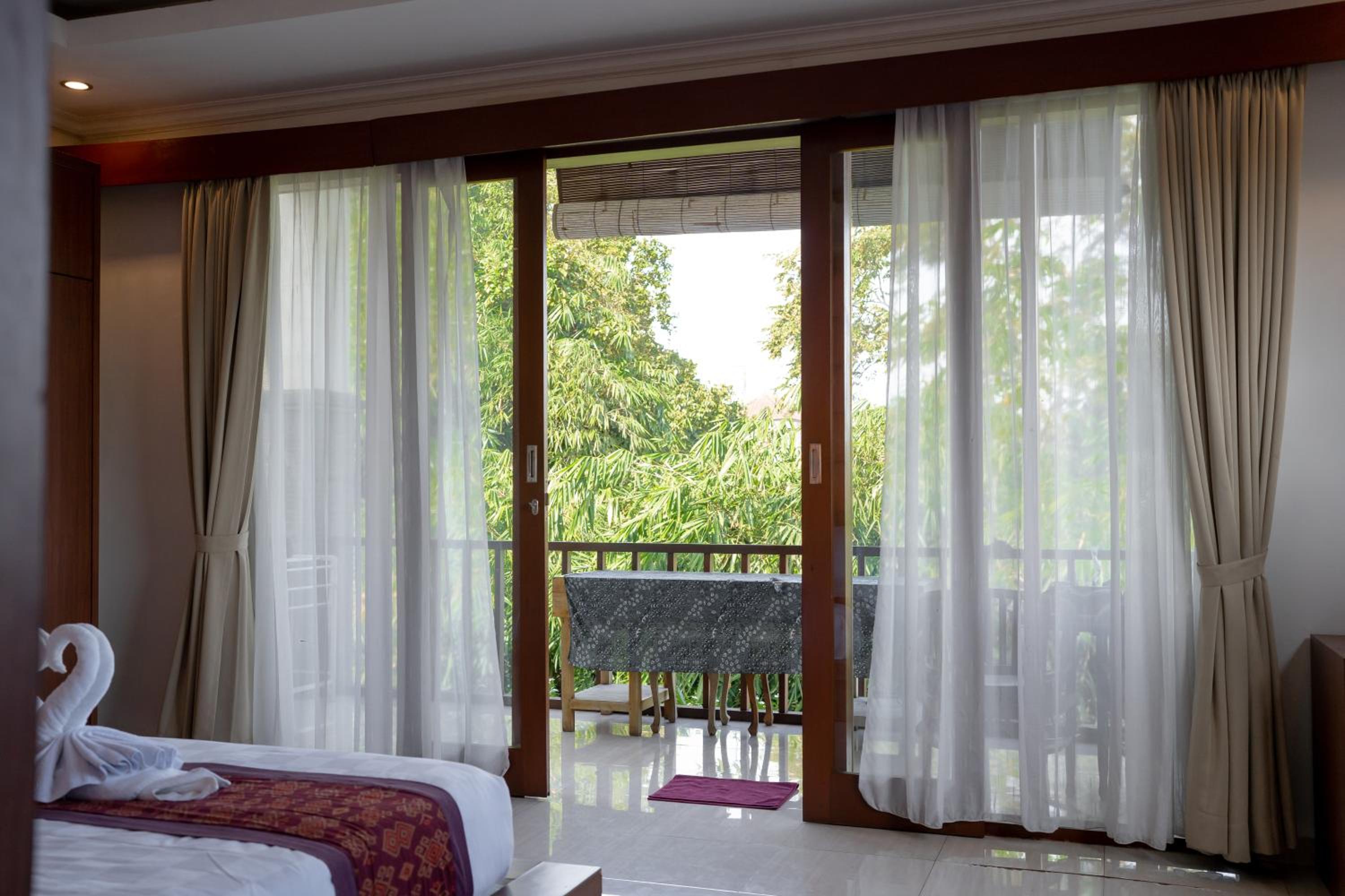 Adipana Bungalow-Balinese Room