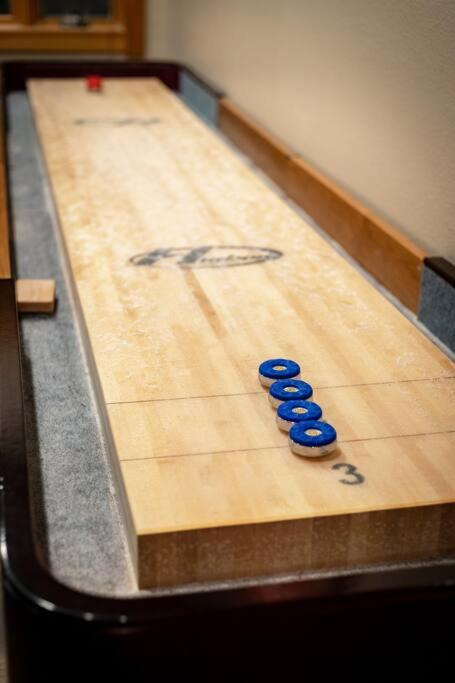 On Tahoe Time - Pets Pool Table Game Room view 4